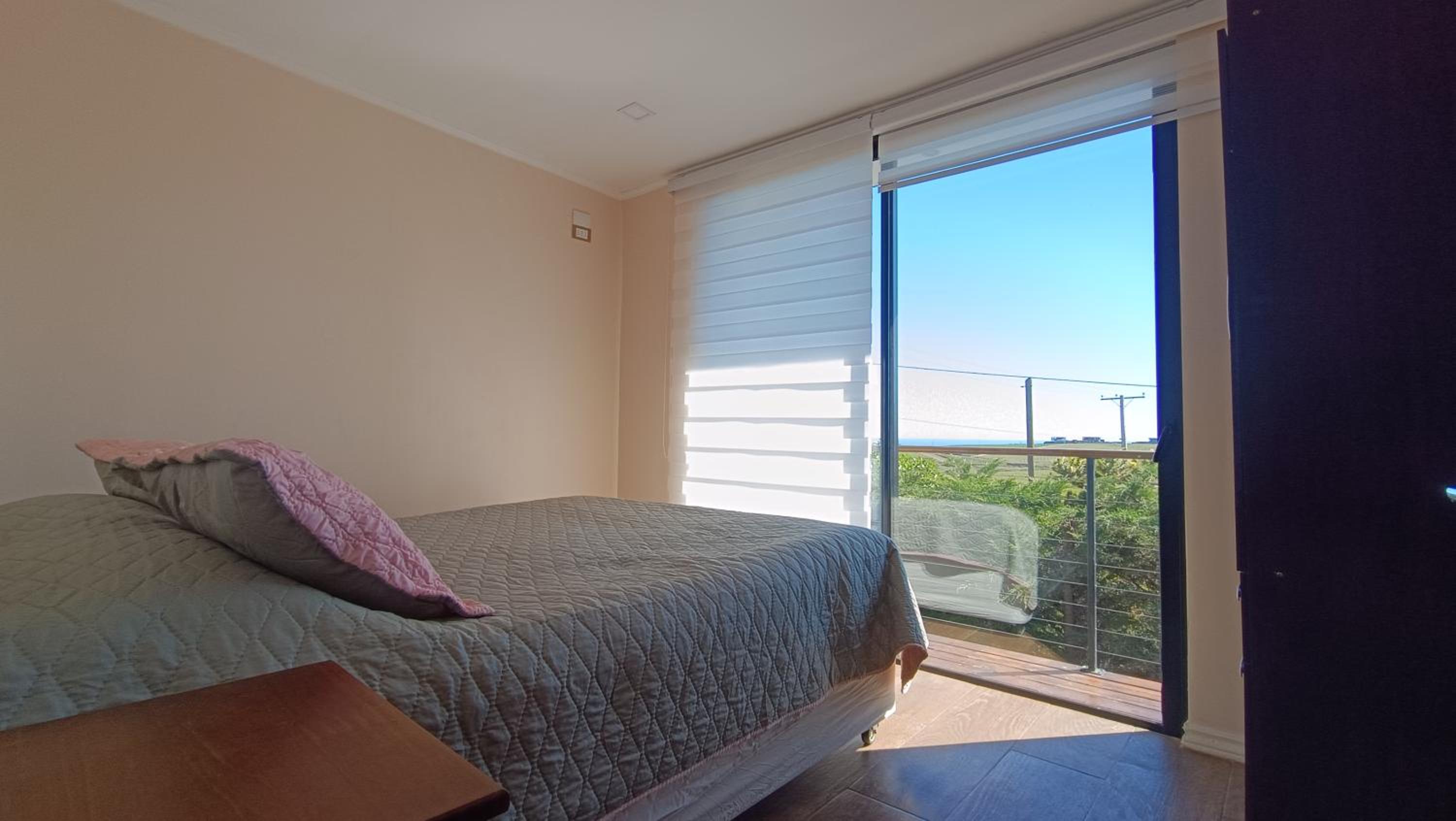 Parcela PLANA con Casa Vista al Mar y Valle, WIFI, TV CABLE, UBICACIÓN PRIVILEGIADA, Portón Automático, PRIVADA