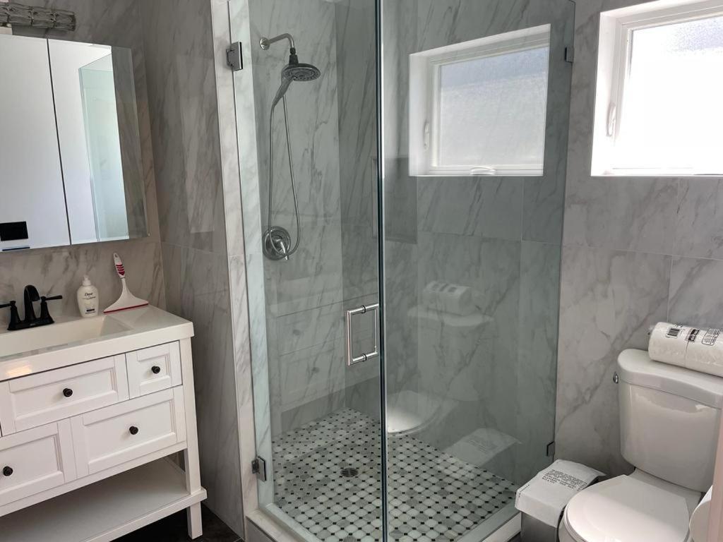 Renovateed Two-Bedroom Apartment in Santa Monica