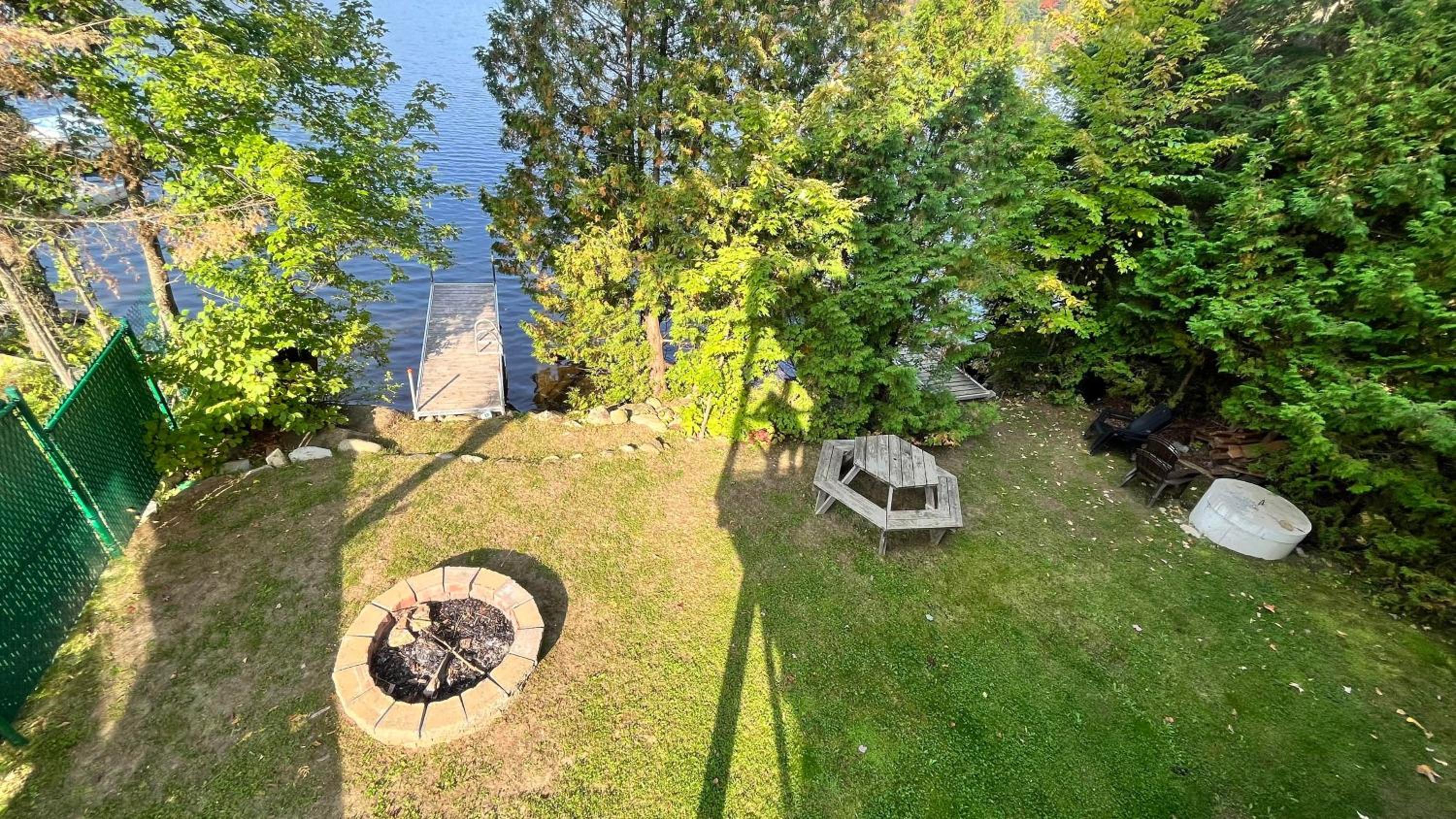 Rustic Waterfront Chalet Panoramic View and Spa