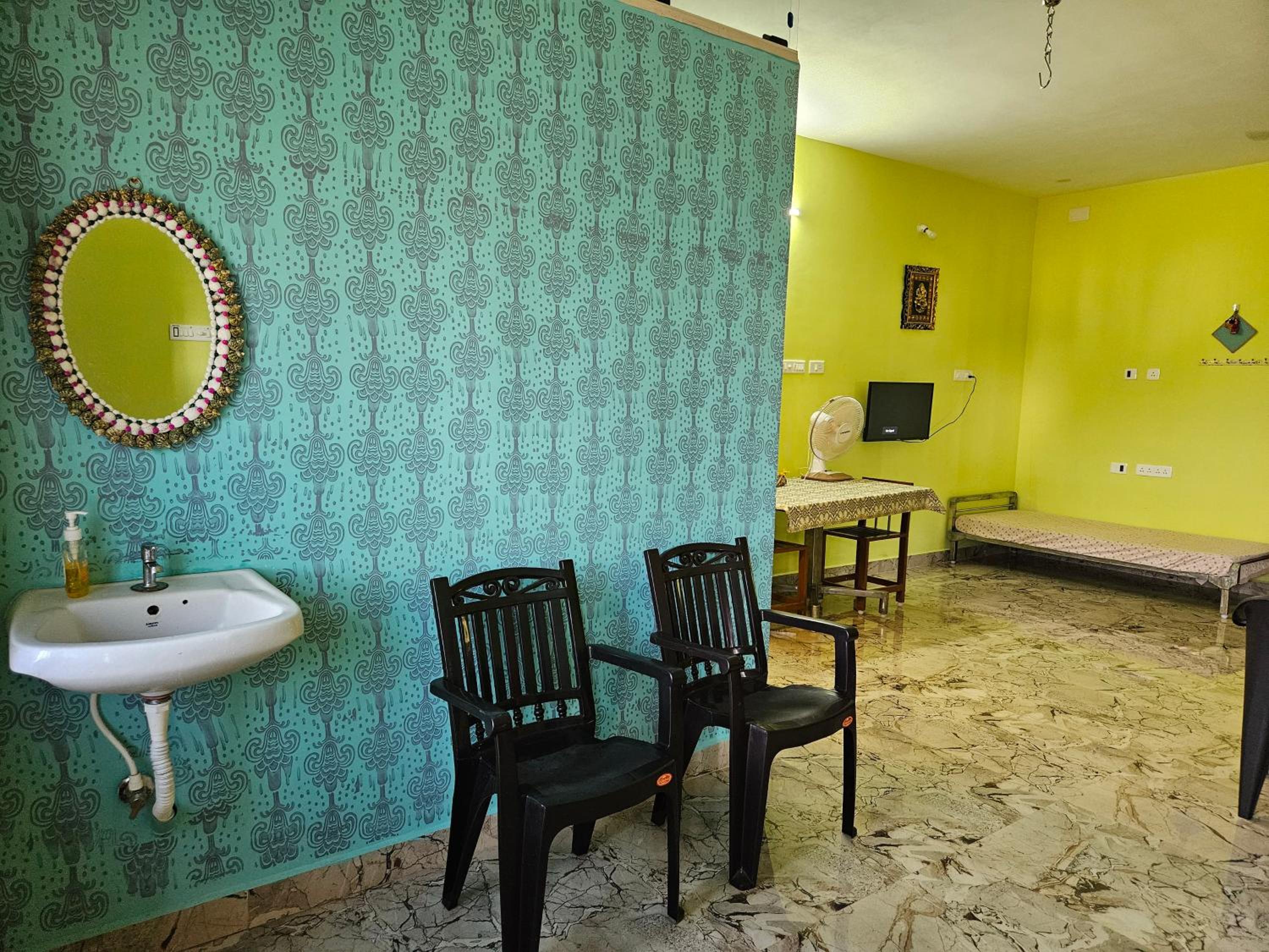 SHI's Spacious 2BHK Home Stay at Thanjavur view 5