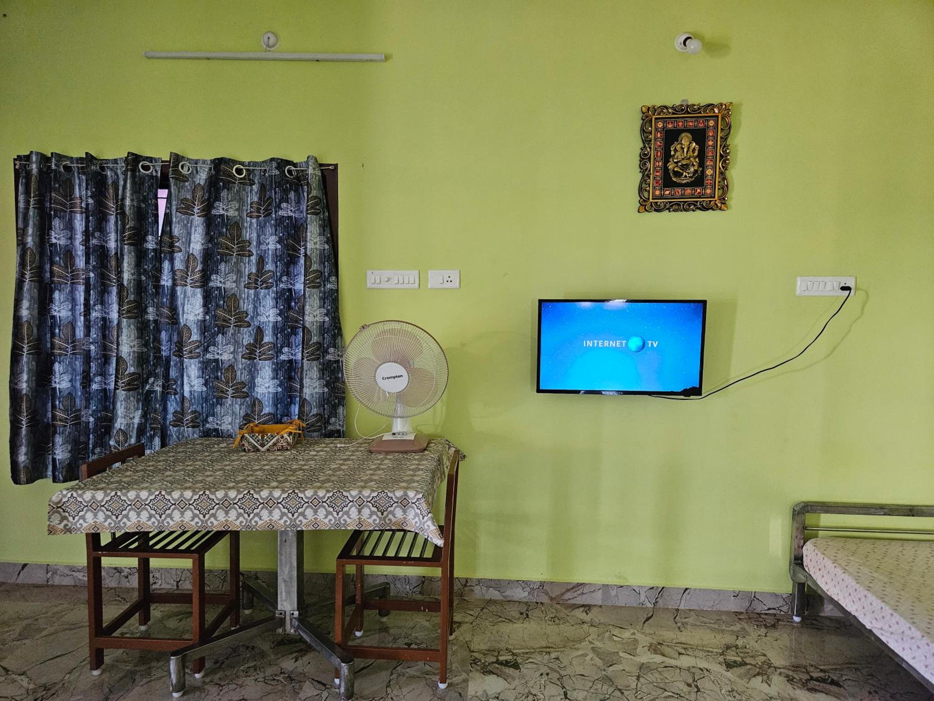 SHI's Spacious 2BHK Home Stay at Thanjavur view 3