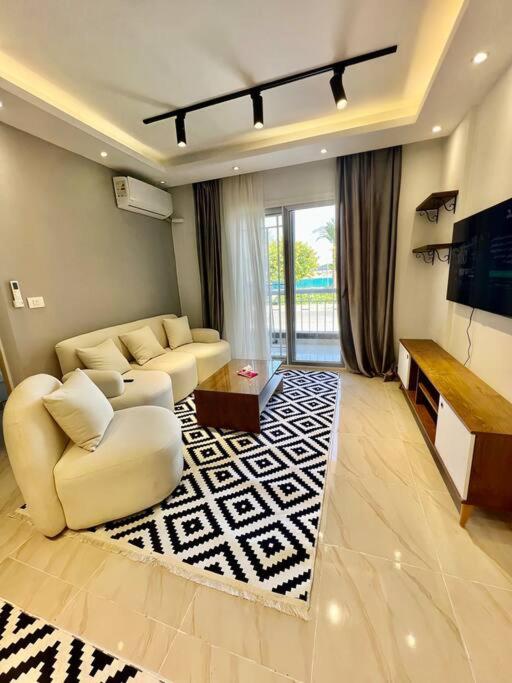 Stylish Luxury 2BR Apt@Madinty+Patio (Super Comfy) view 5