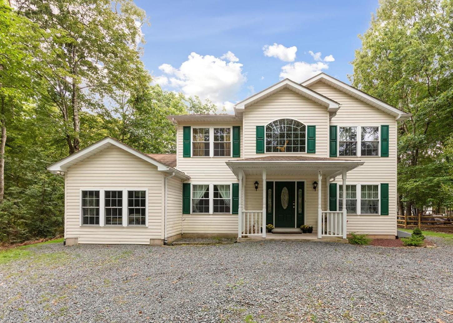 Hotel Spacious Home by Kalahari Waterpark, Camelback and Jim Thorpe, FREE EV Station - Image 1