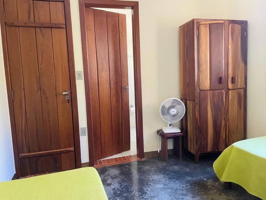 Casa com cachoeiras e contato com a natureza