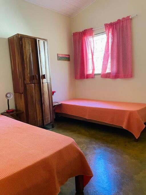 Casa com cachoeiras e contato com a natureza