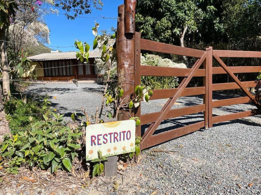 Casa com cachoeiras e contato com a natureza