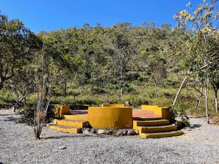 Casa com cachoeiras e contato com a natureza