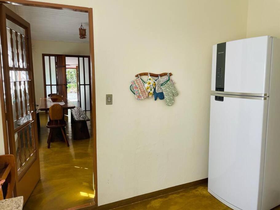Casa com cachoeiras e contato com a natureza