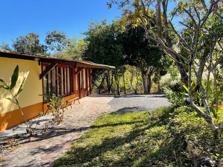 Casa com cachoeiras e contato com a natureza