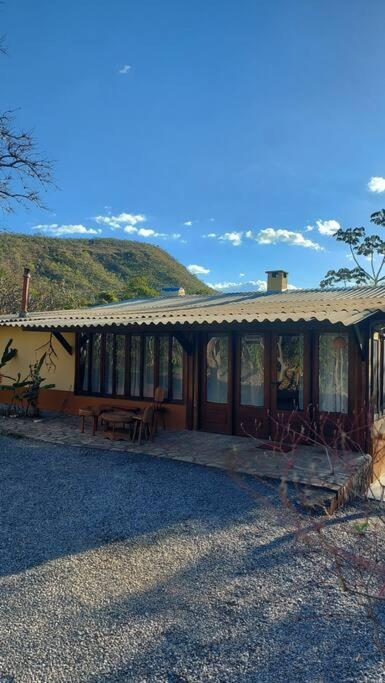 Casa com cachoeiras e contato com a natureza