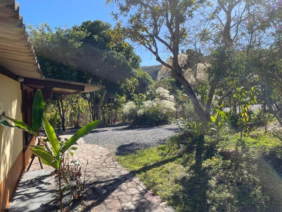 Casa com cachoeiras e contato com a natureza