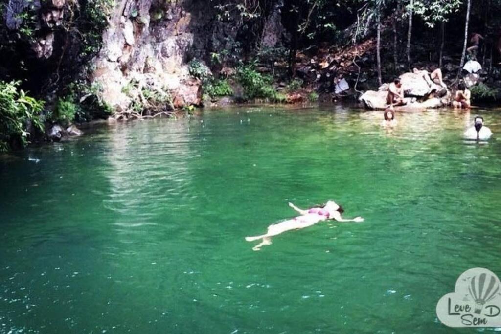Casa com cachoeiras e contato com a natureza