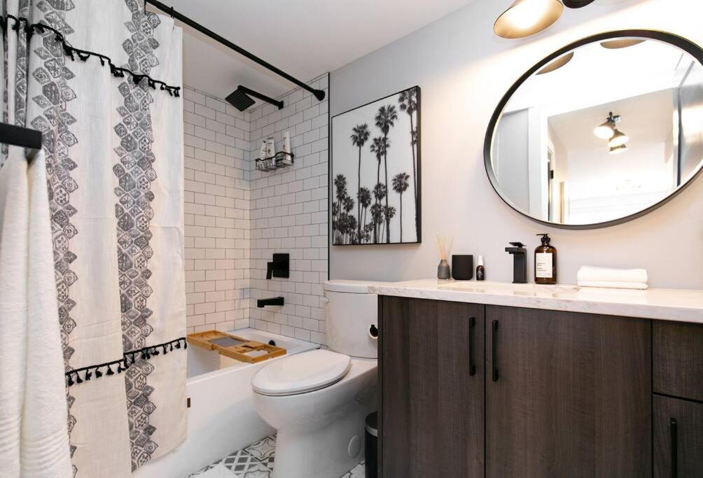 Stylish 1 Bedroom Suite with Lake Access