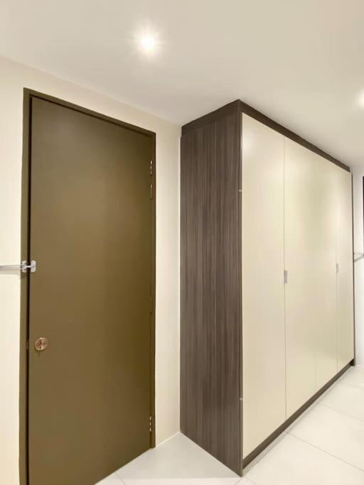 The Podium-Studio-Free 1 Parking-6 Pax-D321B photo 8