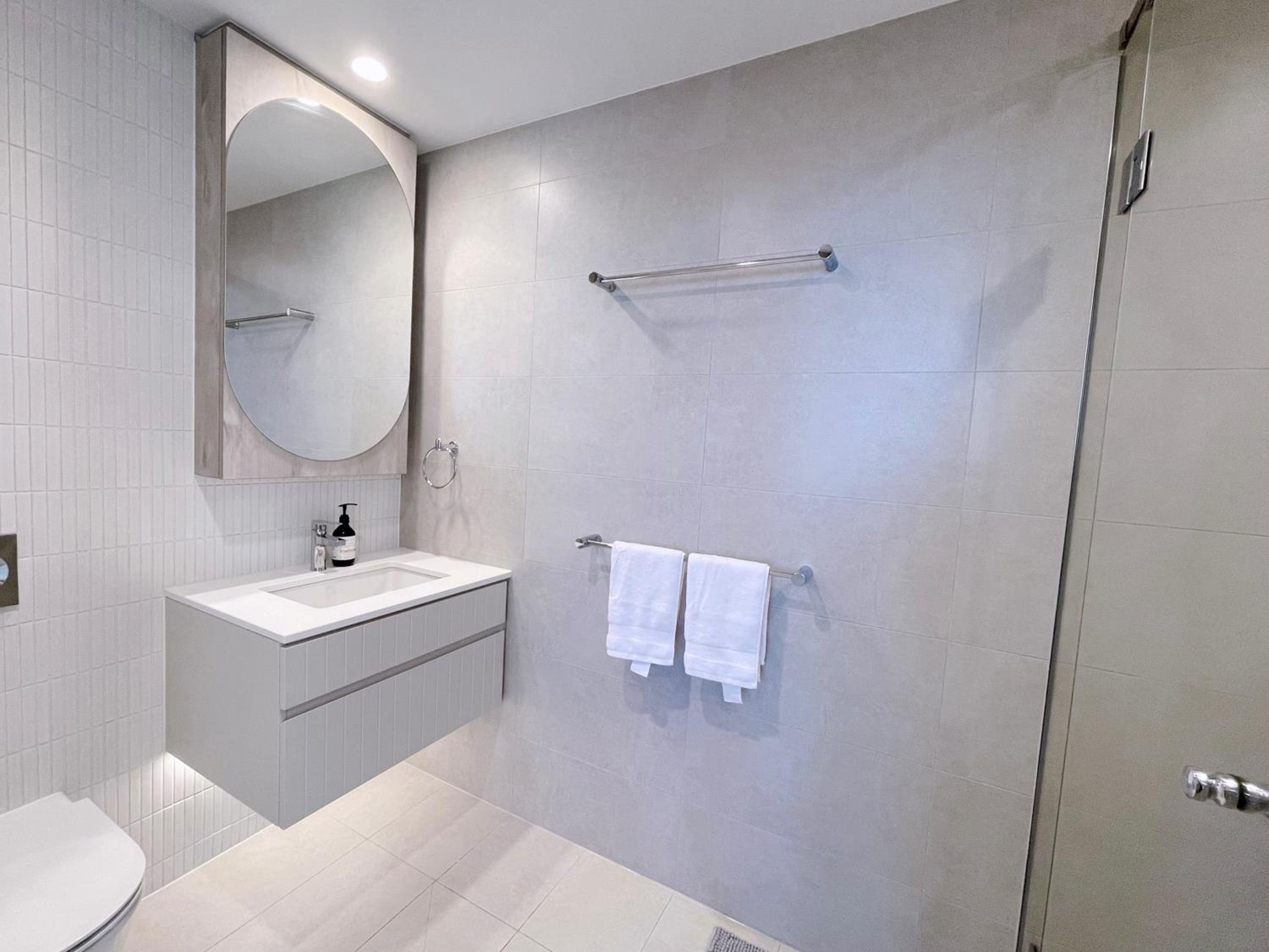 CBD Luxury River View 1Bed Apt The One