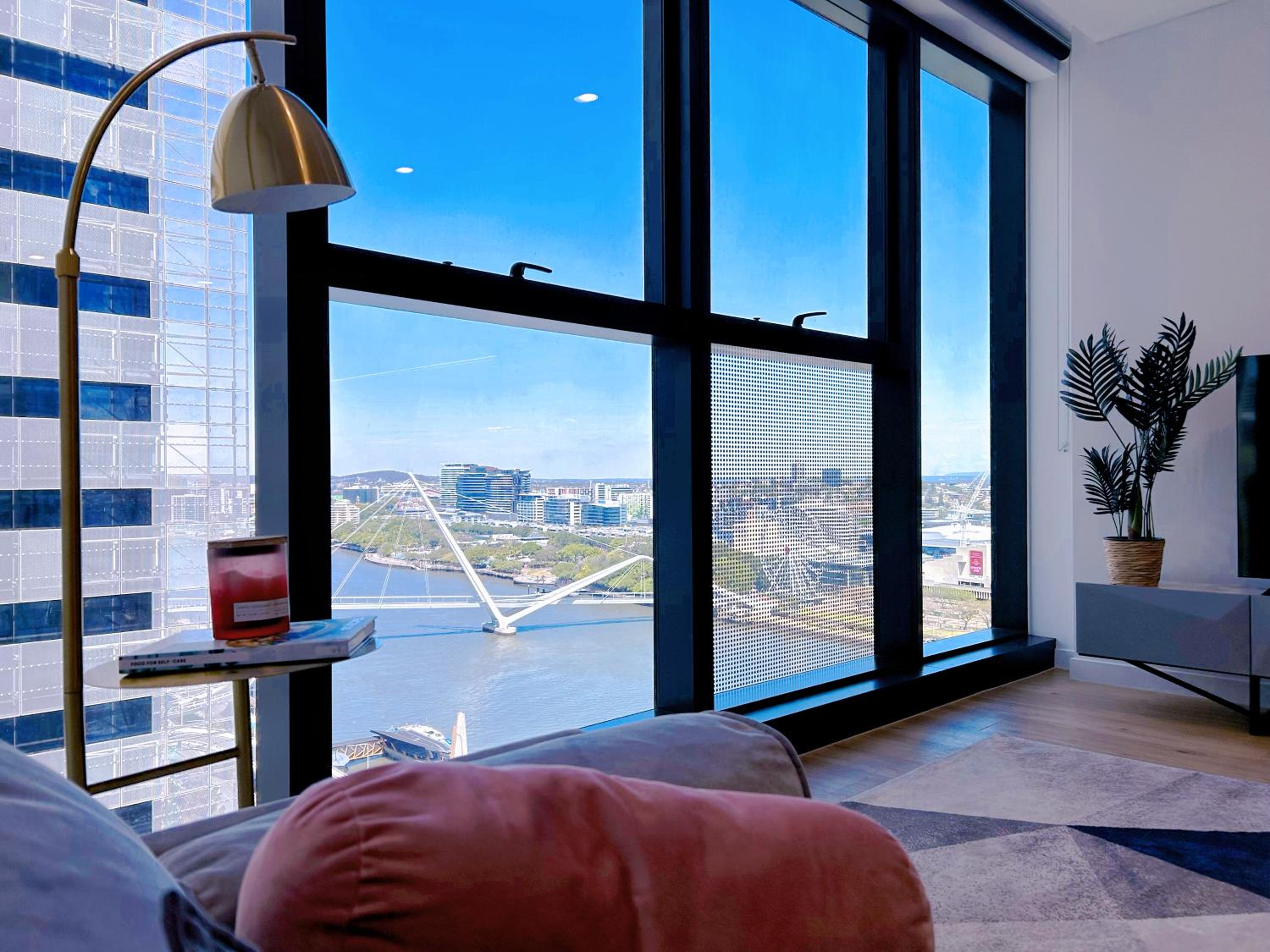 CBD Luxury River View 1Bed Apt The One