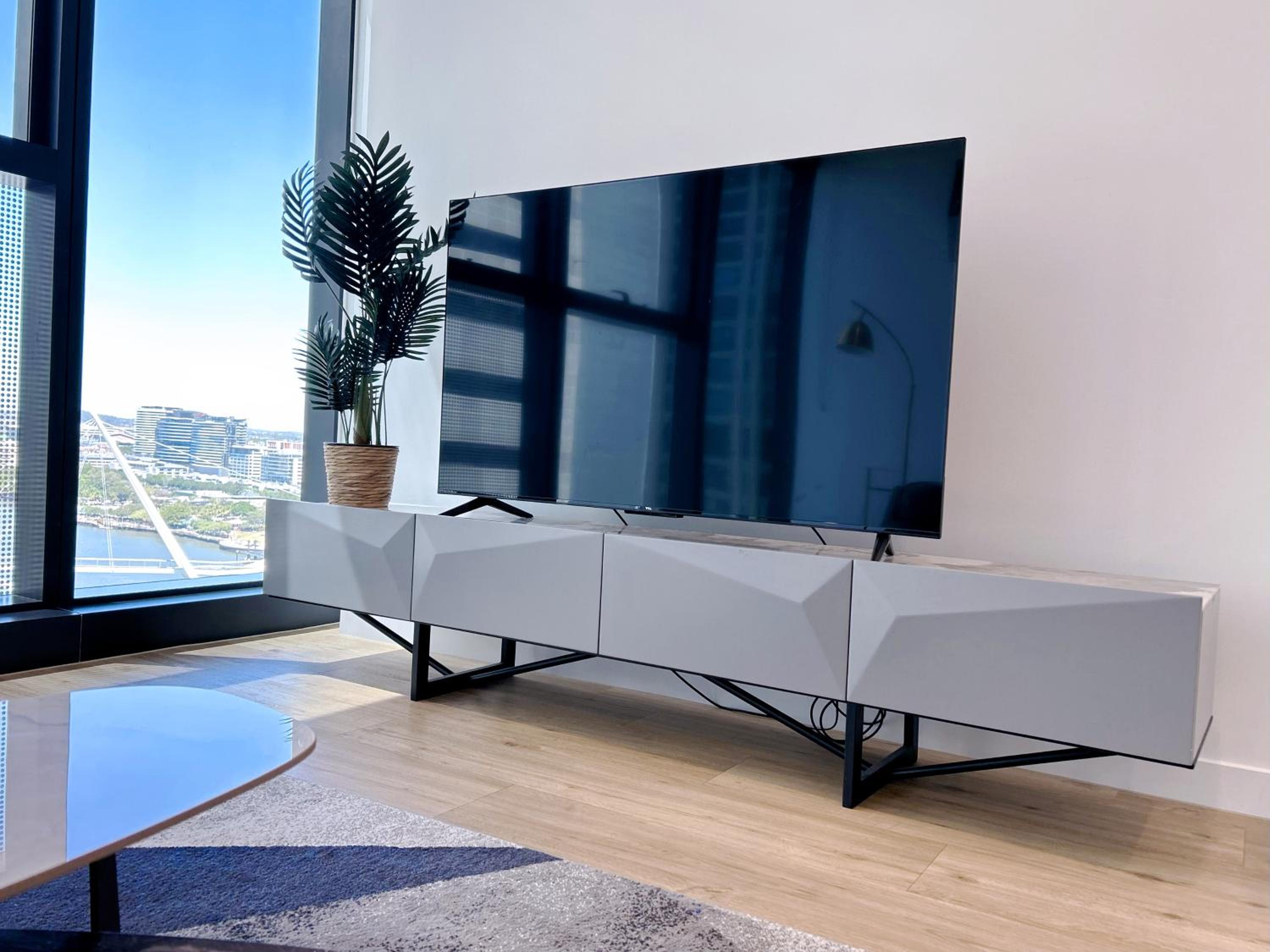 CBD Luxury River View 1Bed Apt The One