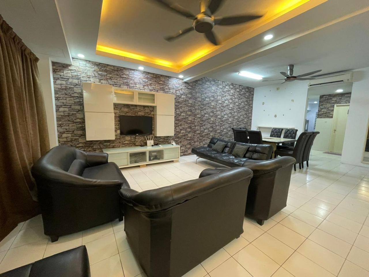 FREE Wi-fi 100mbps I Emerald Cove Rawang photo 3