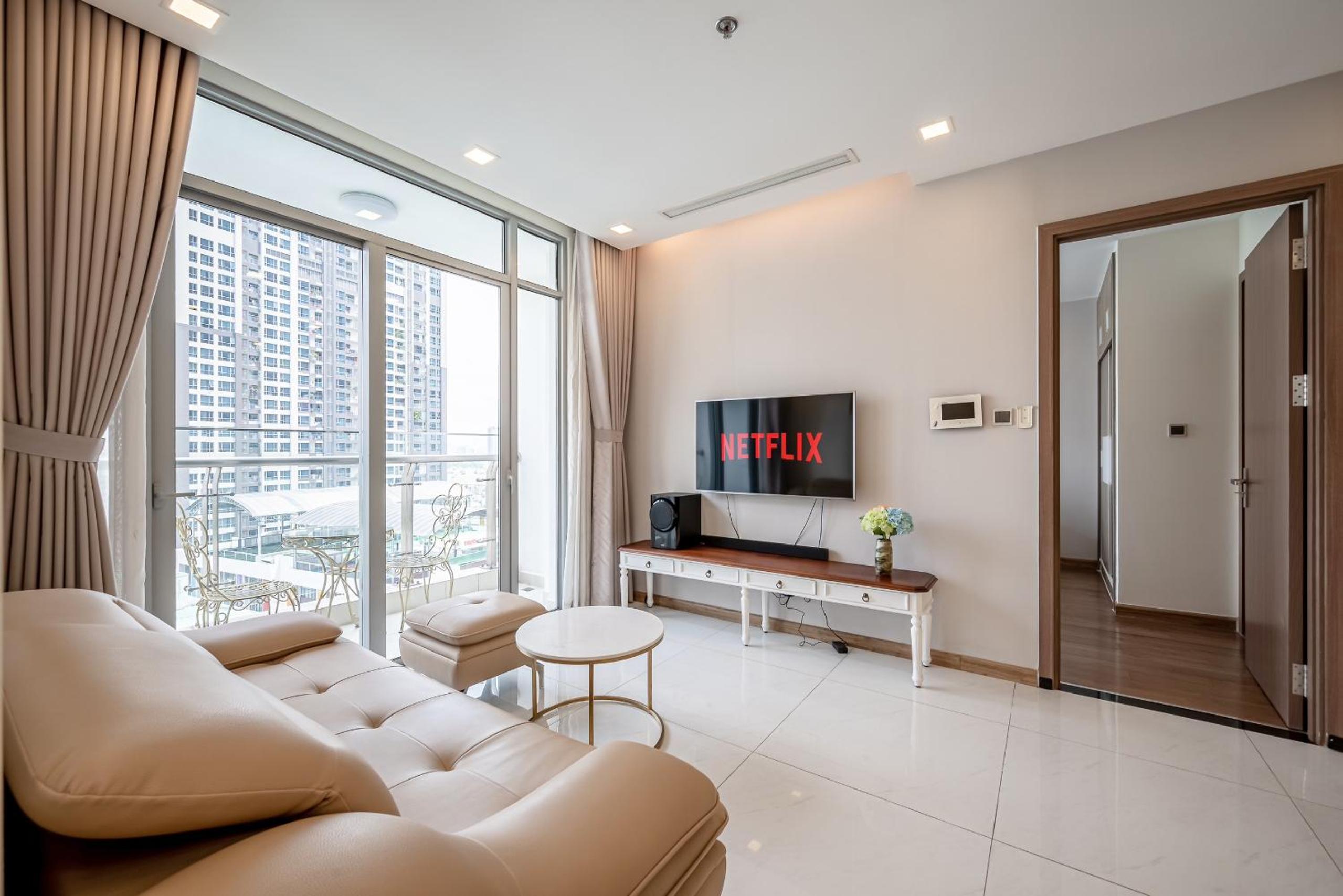 Luxury Apartment at Vinhomes Central Park
