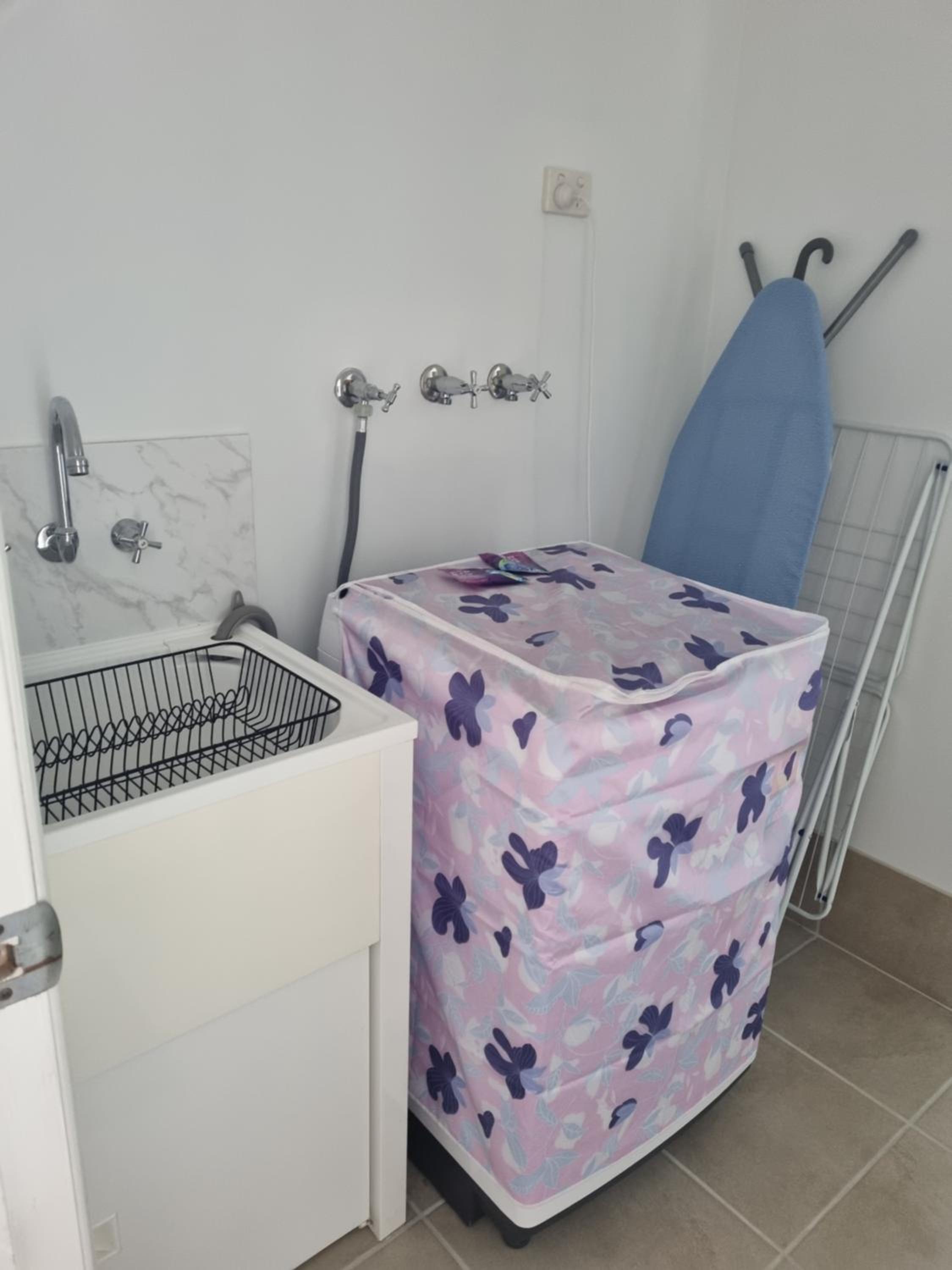 BLK Stays Guest House Deluxe Units Caboolture South