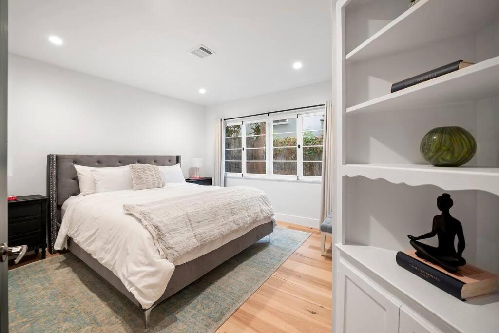 Chic 3BR Oasis in Studio City:Toluca Lake Adjacent