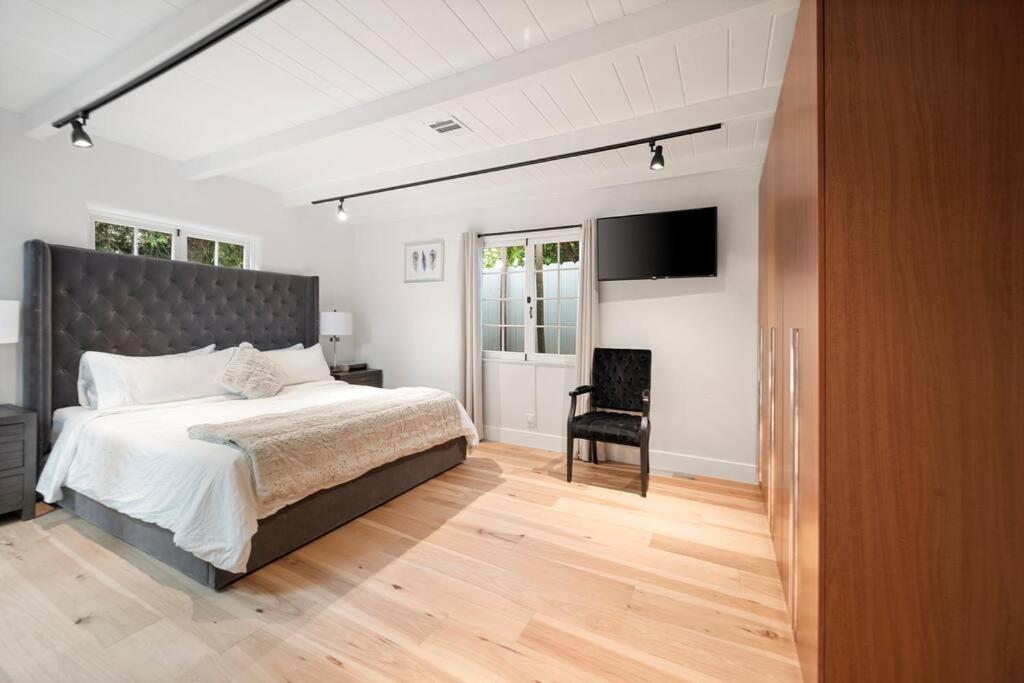 Chic 3BR Oasis in Studio City:Toluca Lake Adjacent