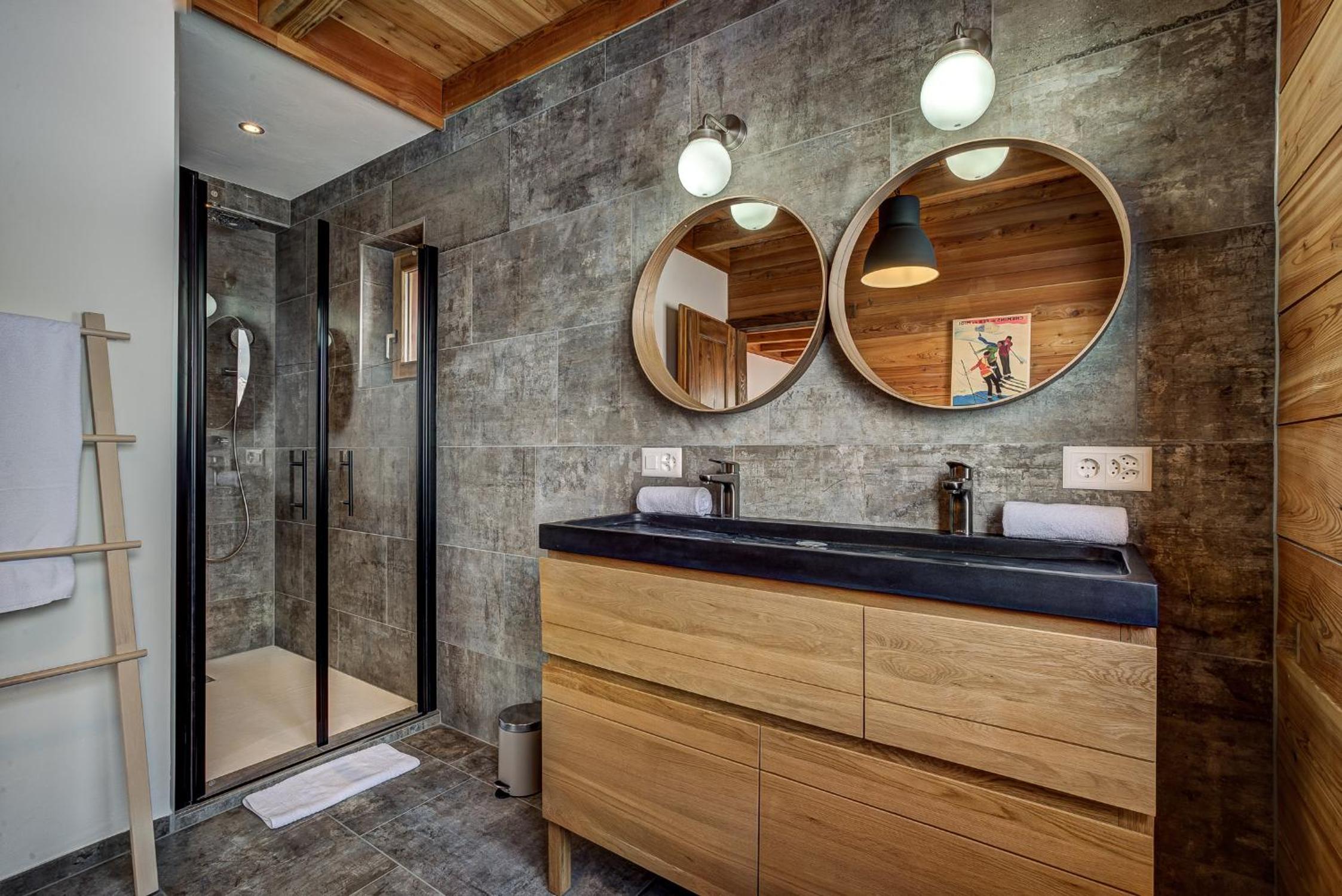 Chalet Alaska