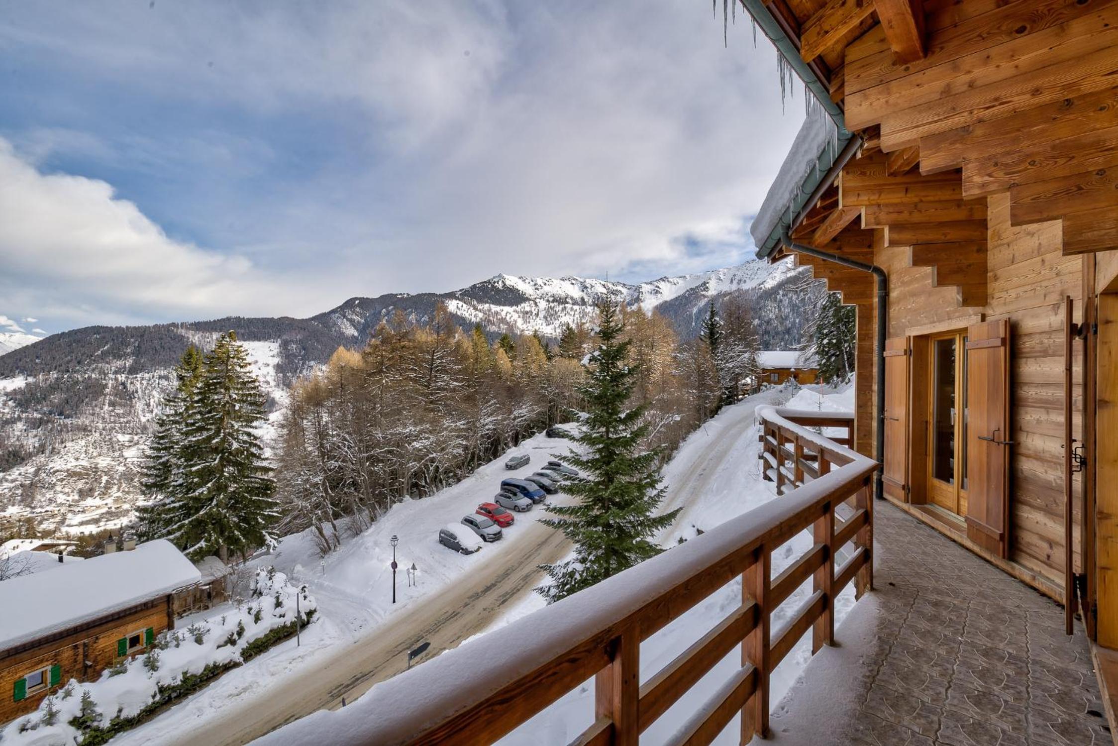 Chalet Alaska