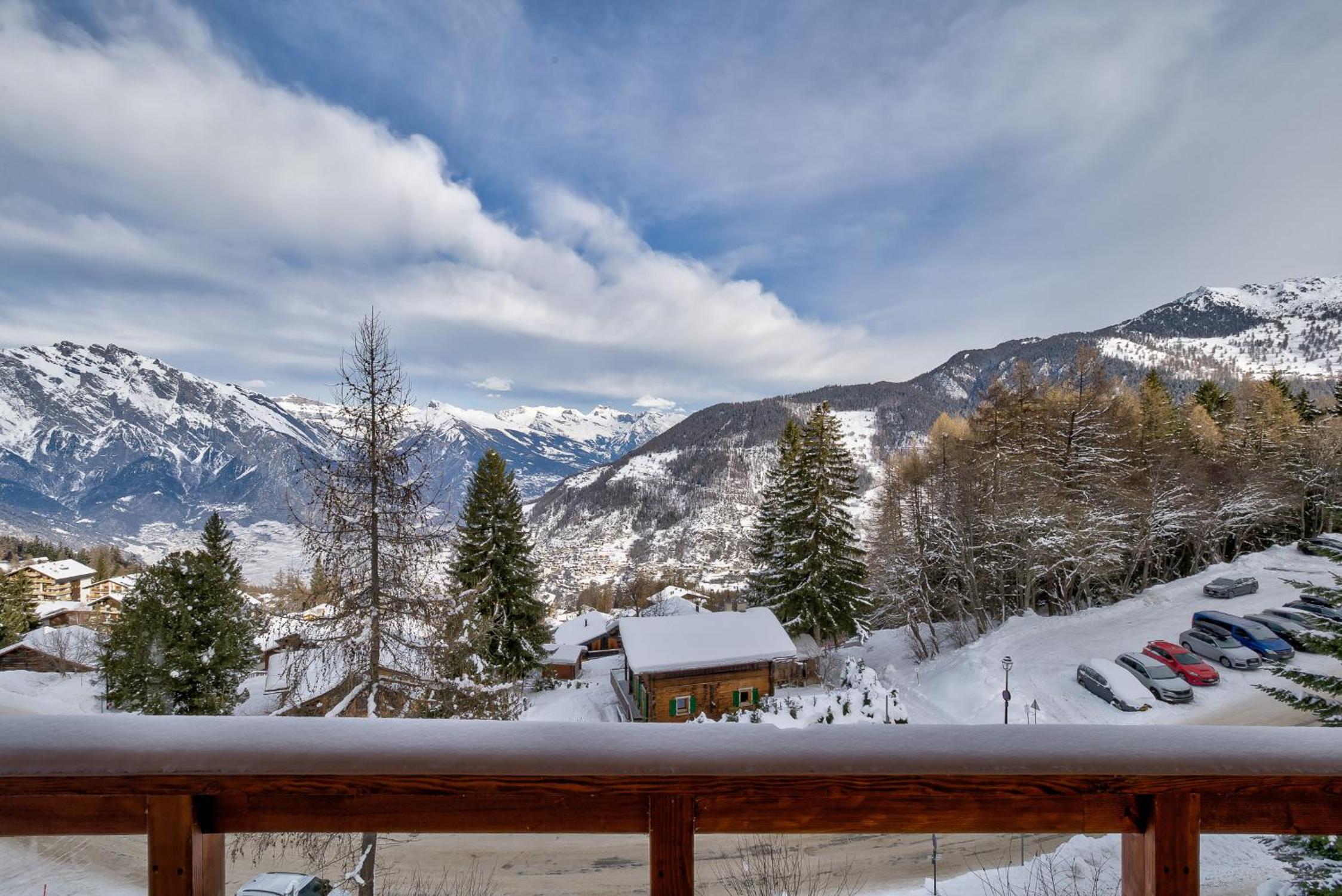 Chalet Alaska