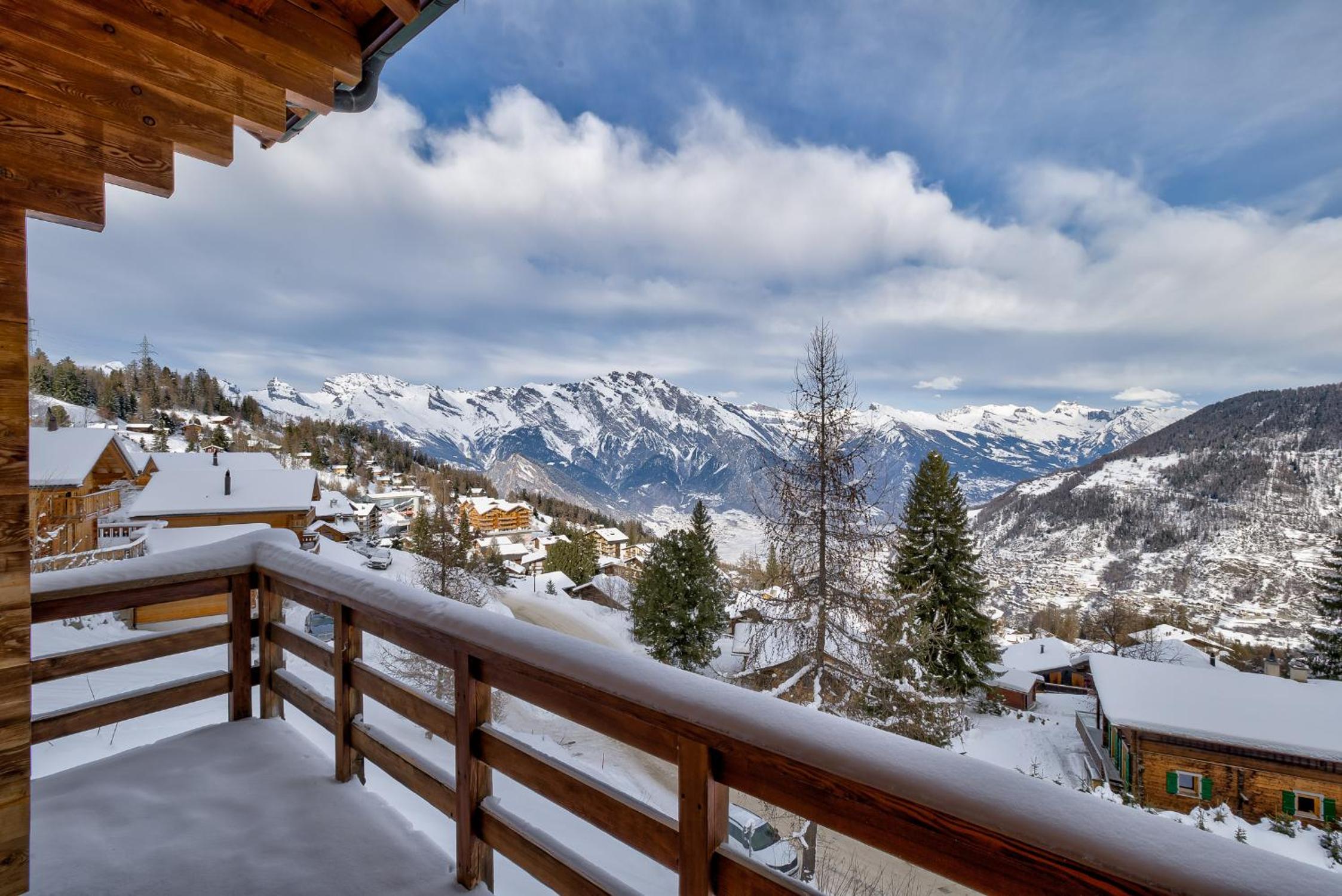 Chalet Alaska
