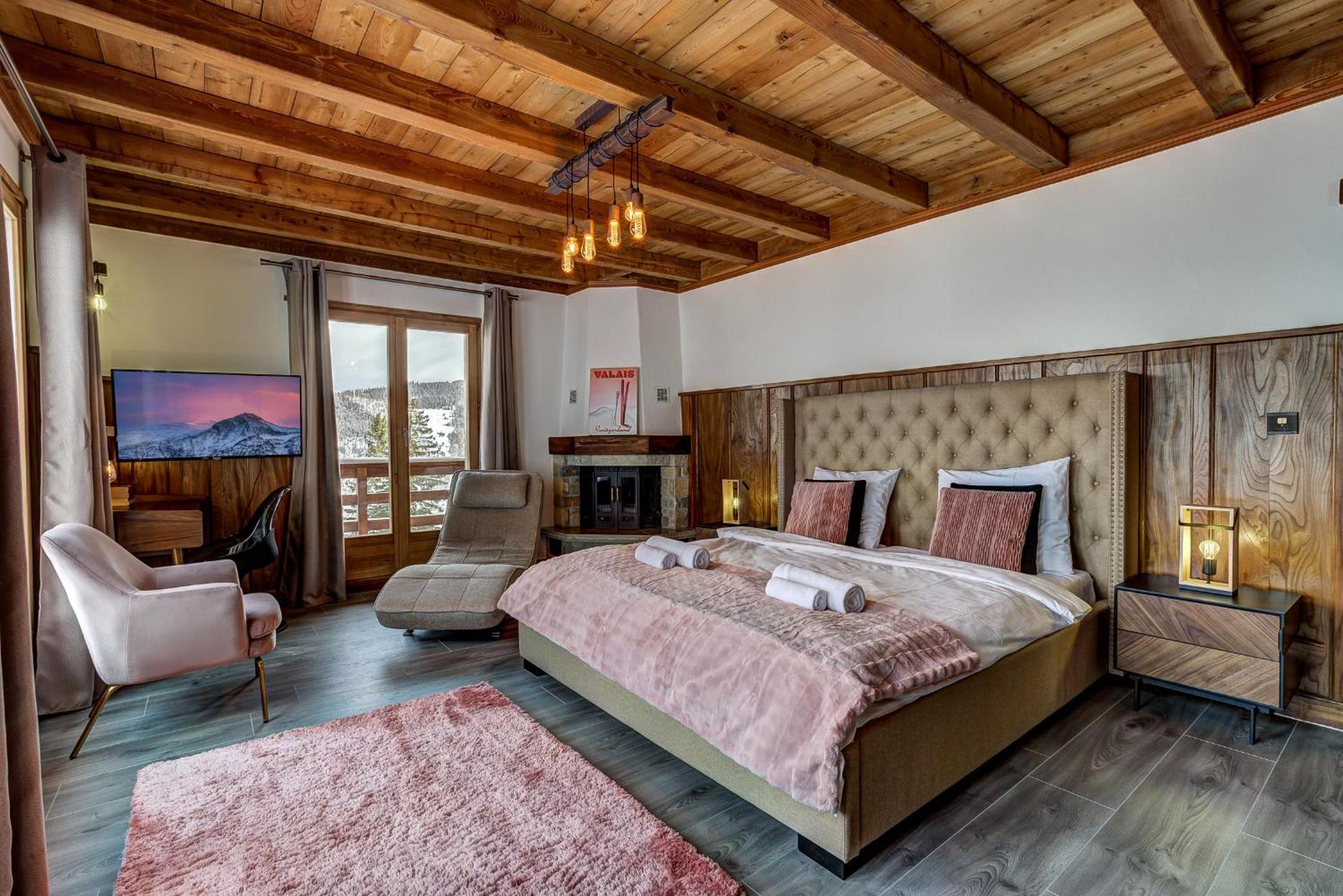 Chalet Alaska