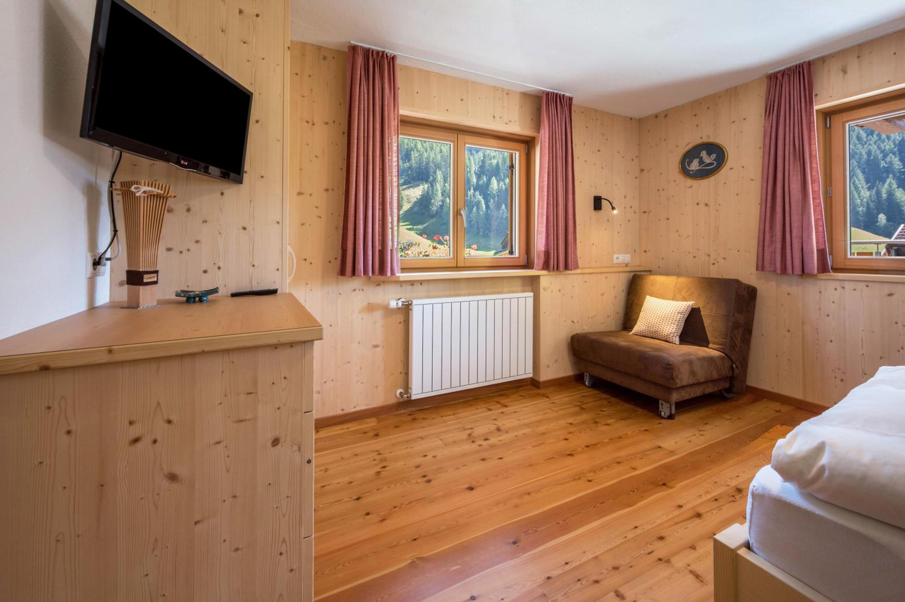 Ferienhaus Nairz Alpenrose view 3