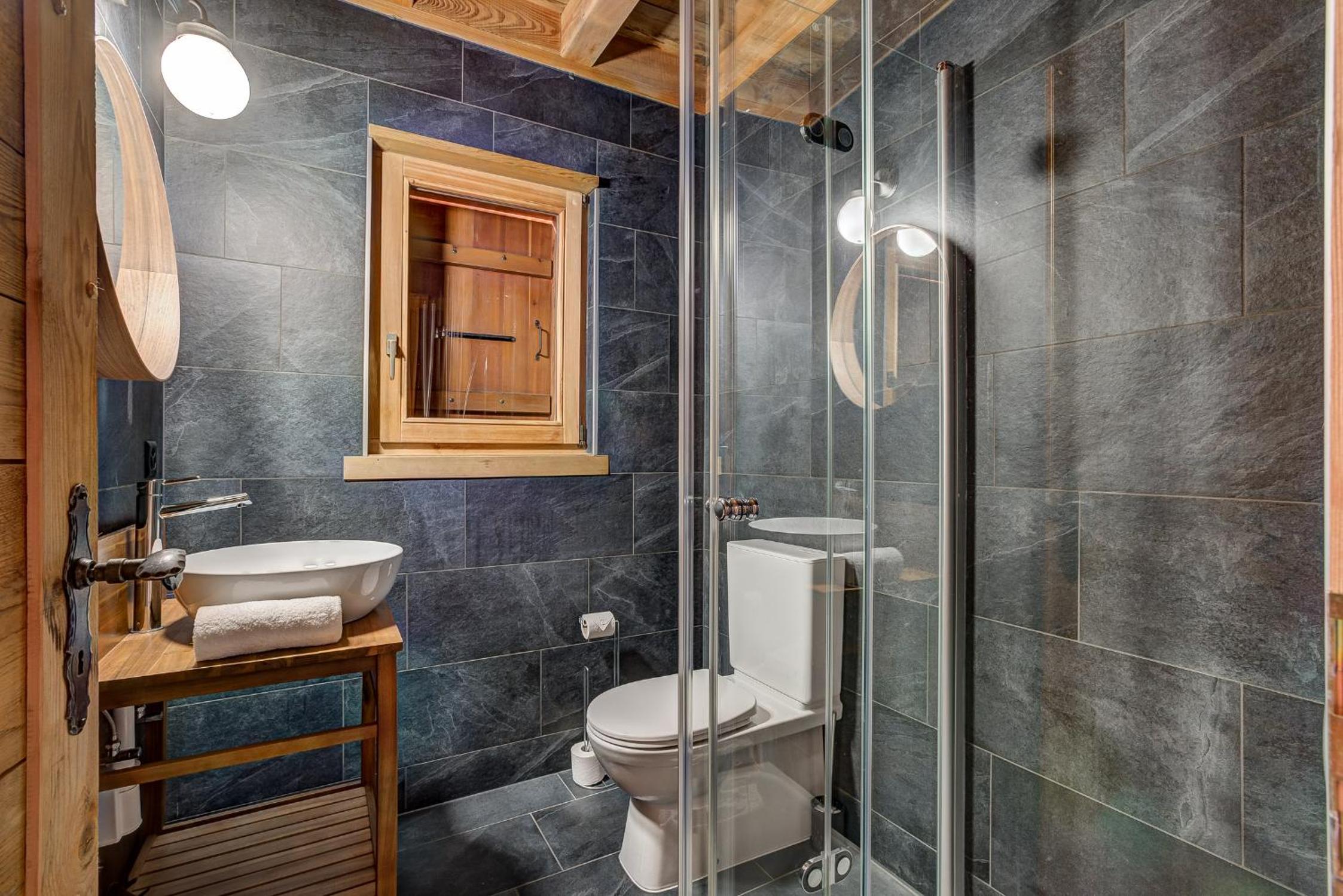 Chalet Alaska
