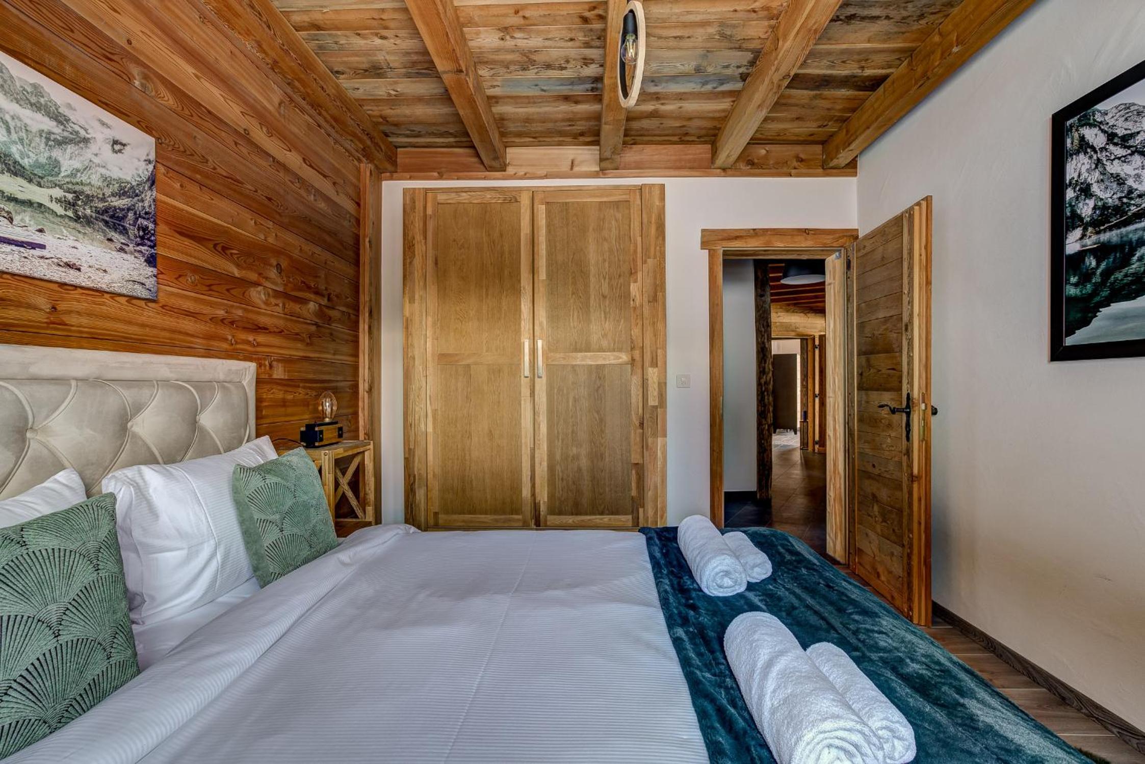 Chalet Alaska