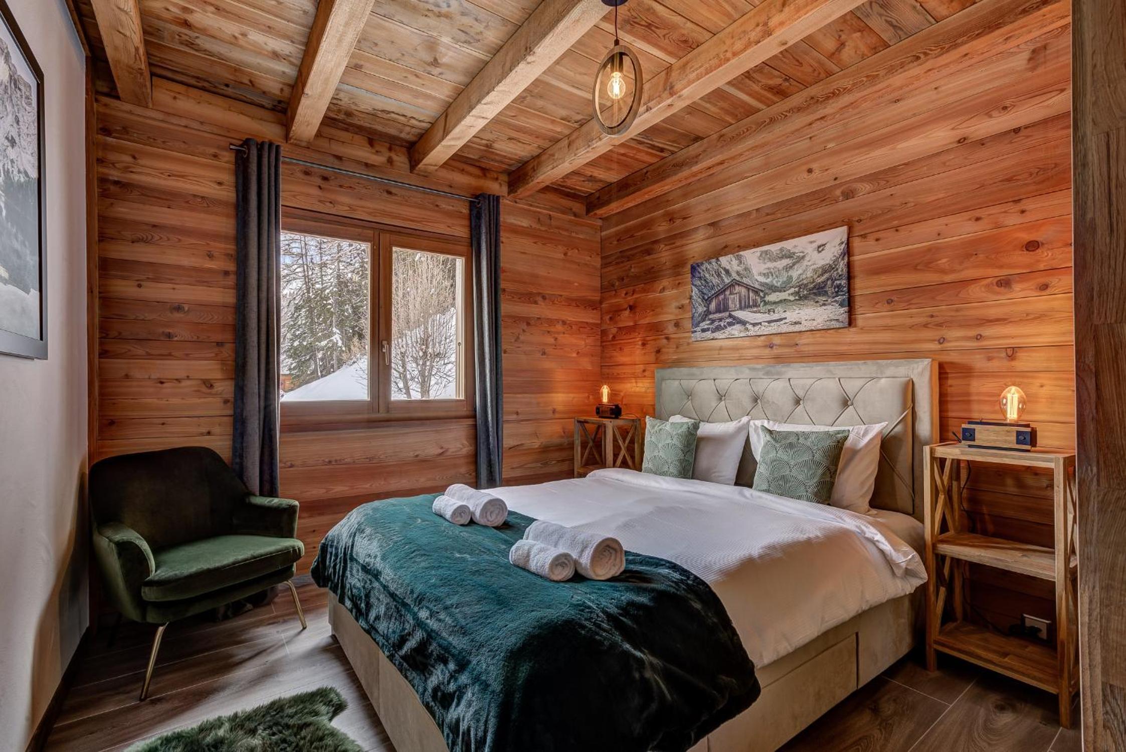 Chalet Alaska