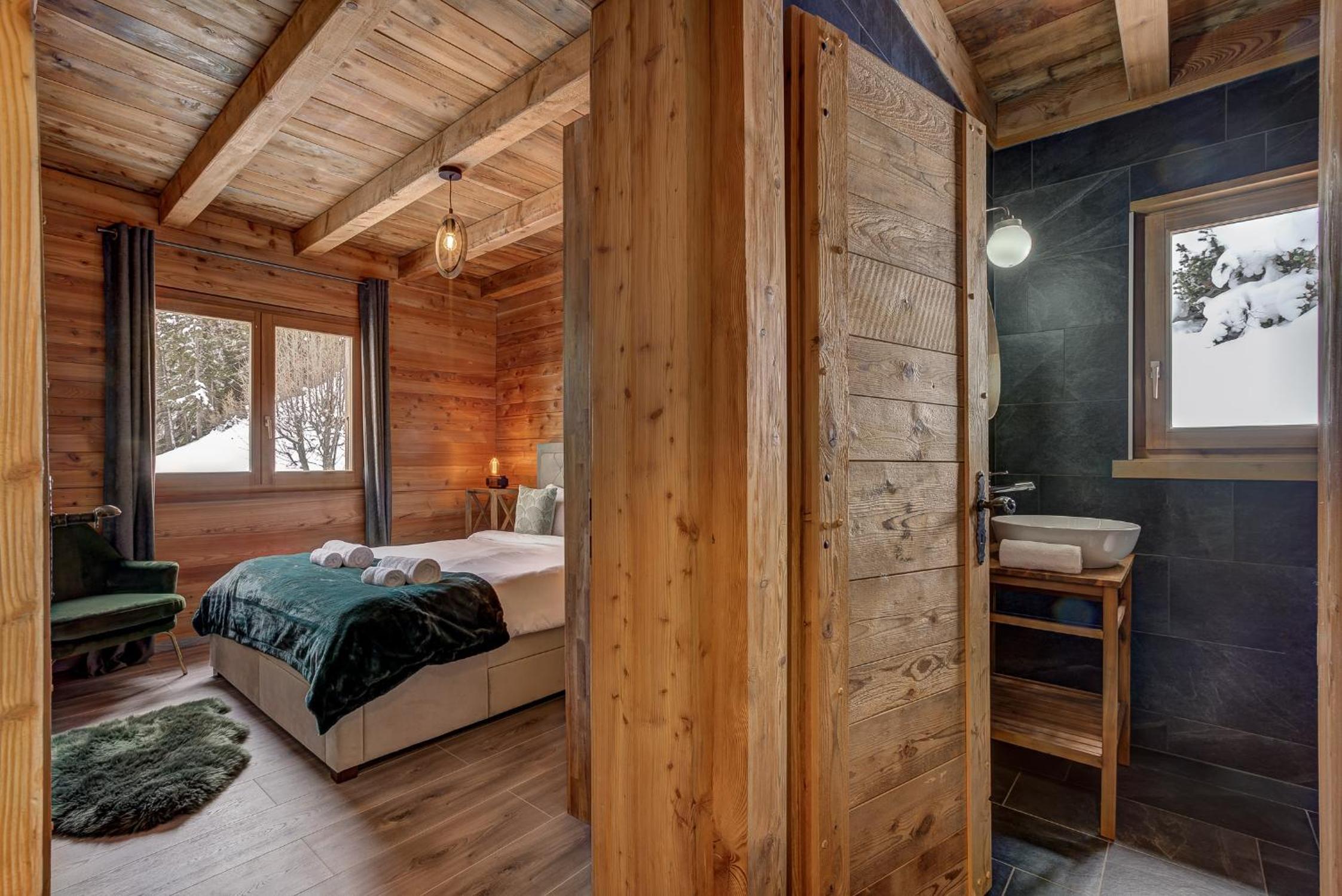 Chalet Alaska