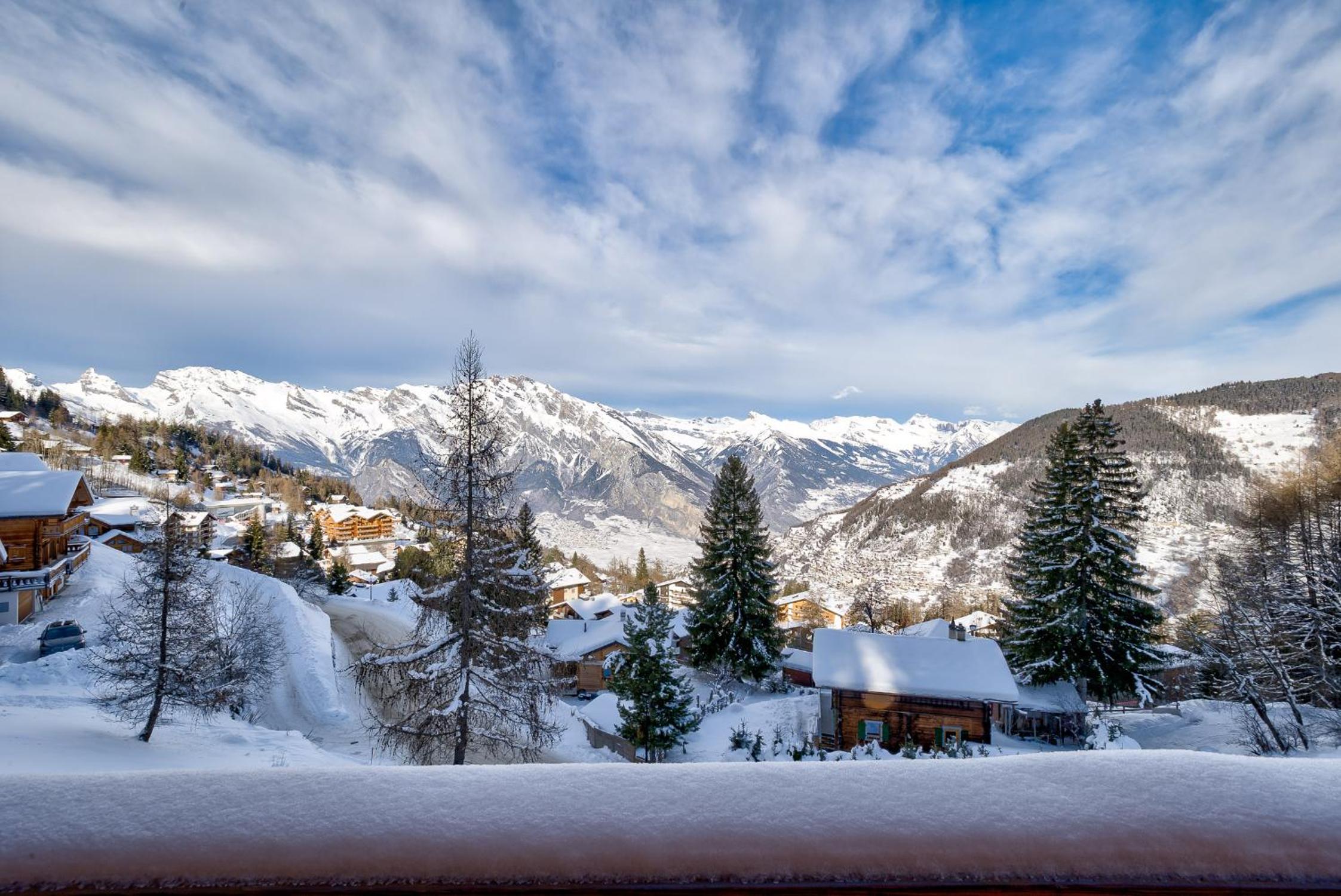 Chalet Alaska