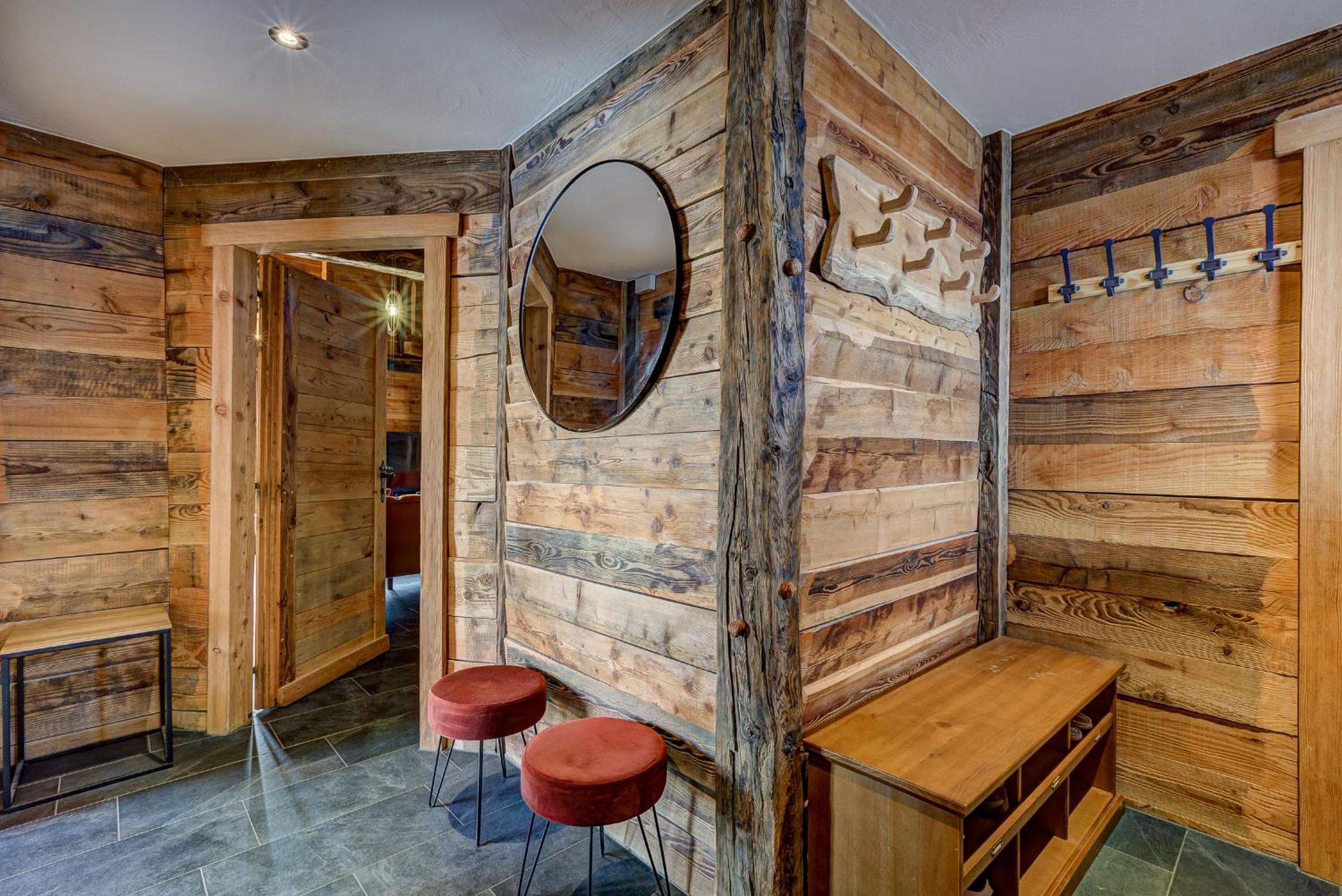 Chalet Alaska