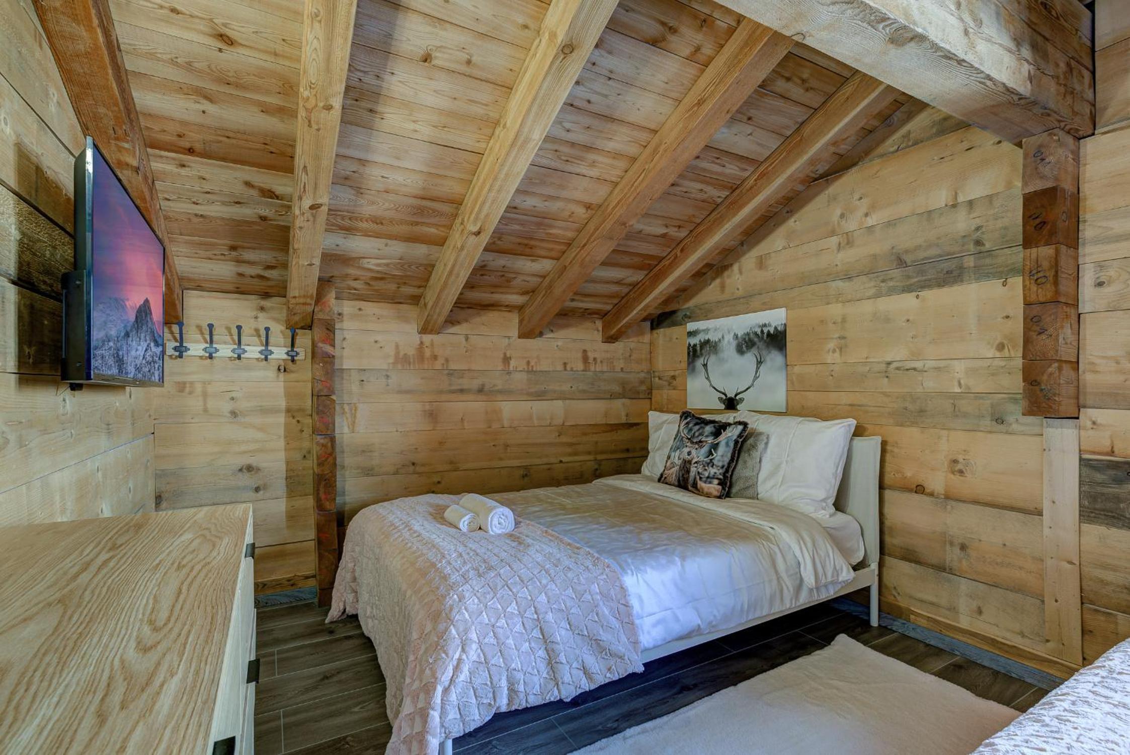 Chalet Alaska