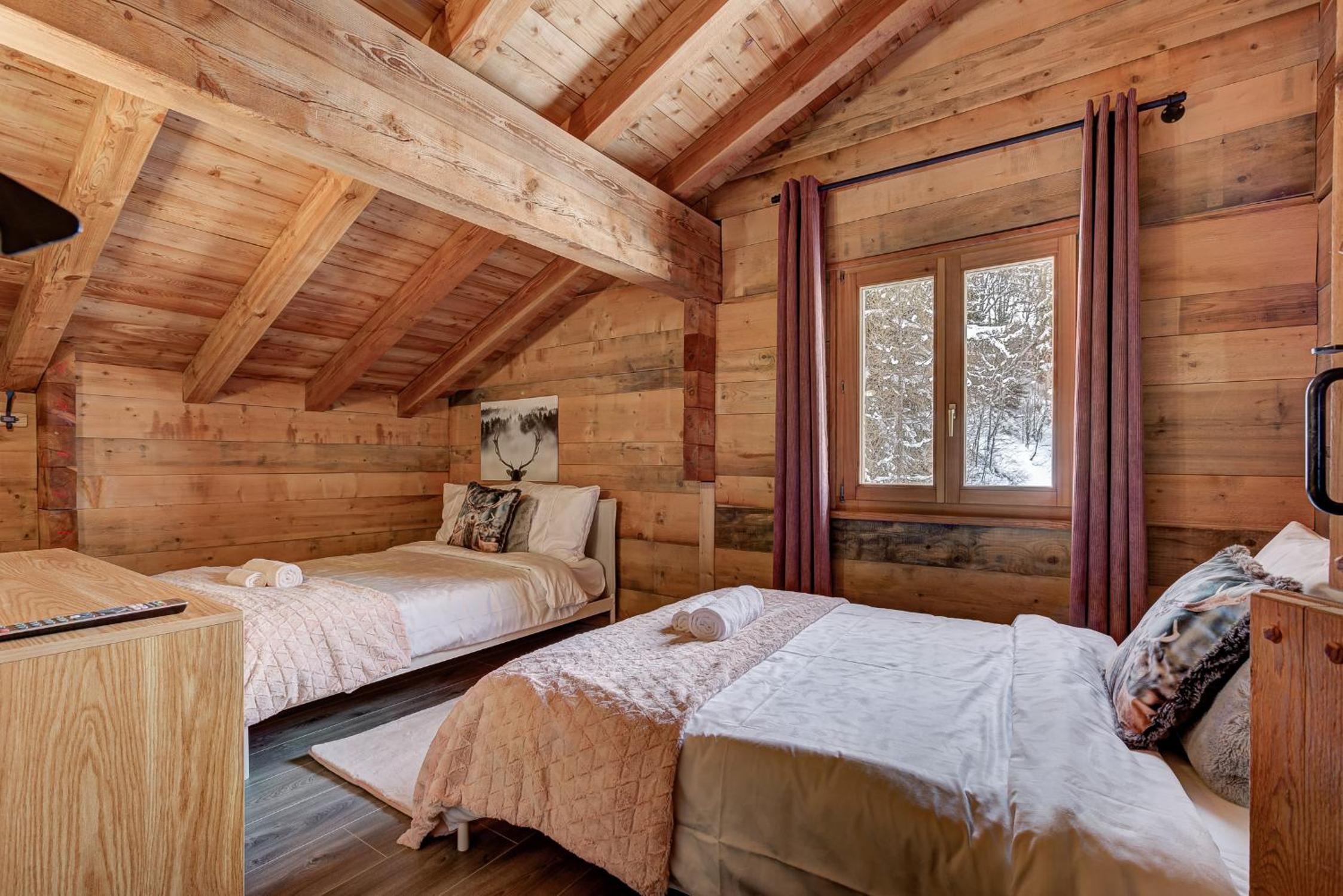 Chalet Alaska