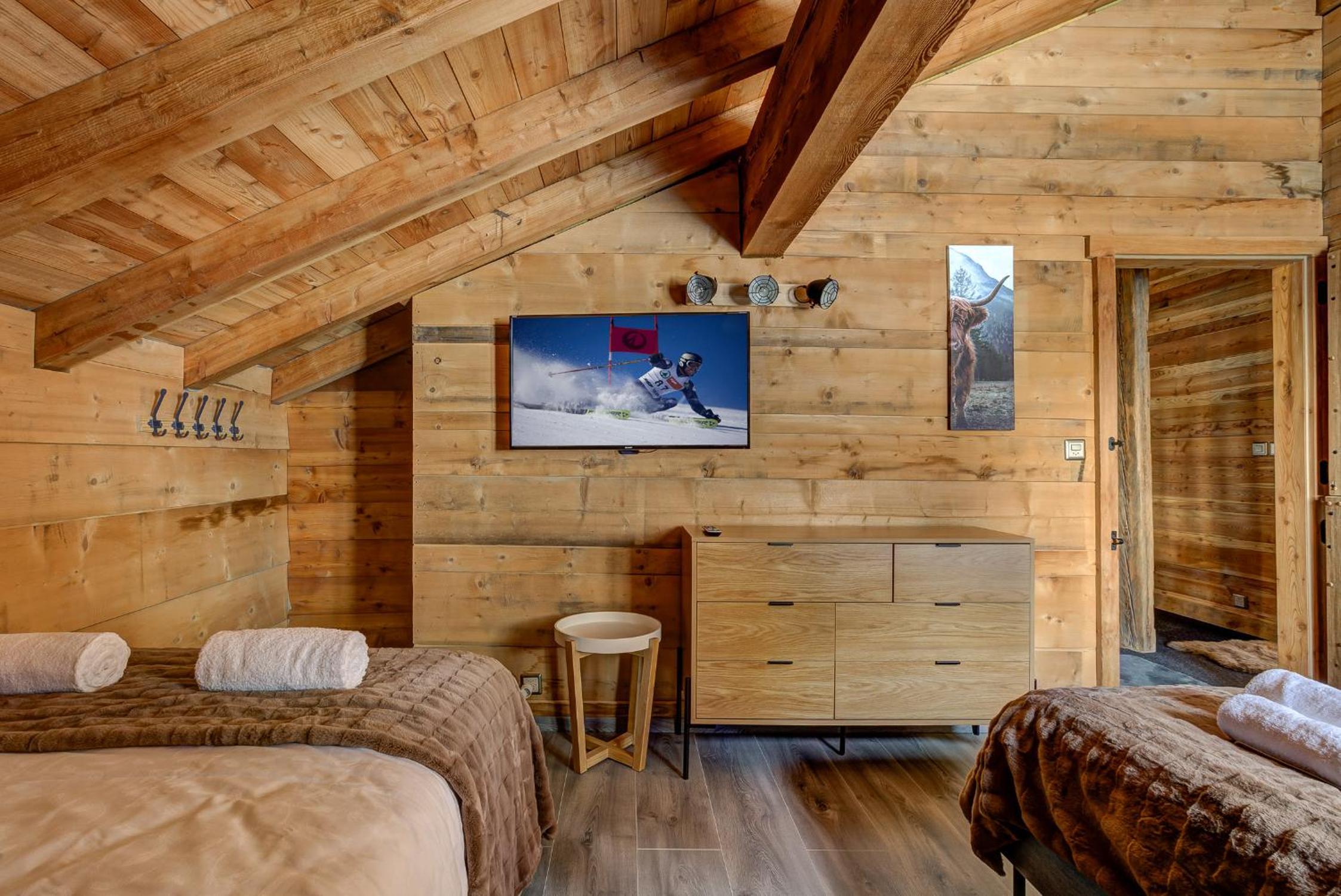 Chalet Alaska