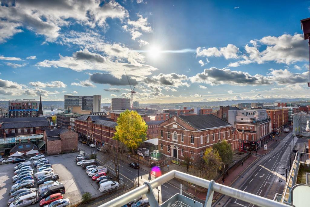 Igloo ViewPoint City Centre Retreat & Free Parking view 3