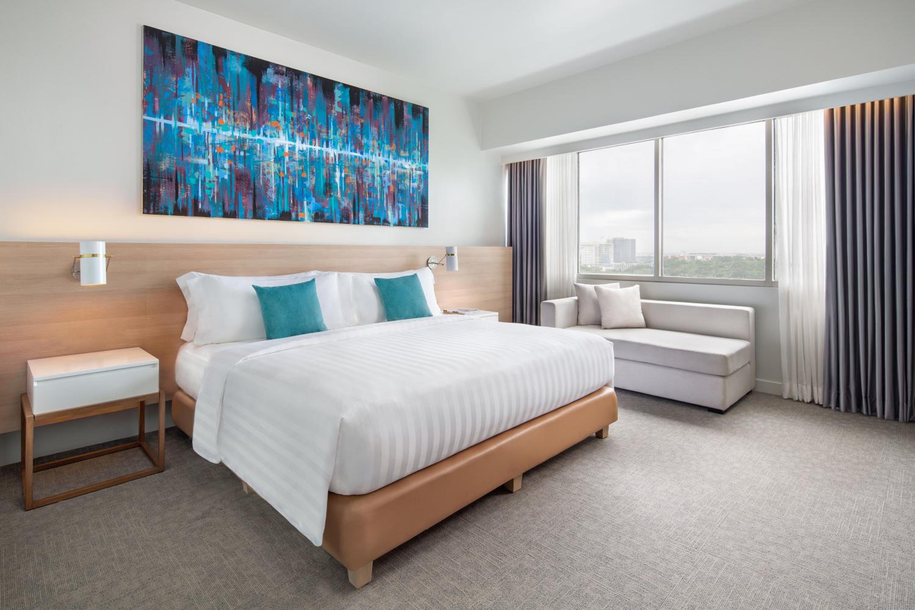 Brittany Hotel BGC — Manila