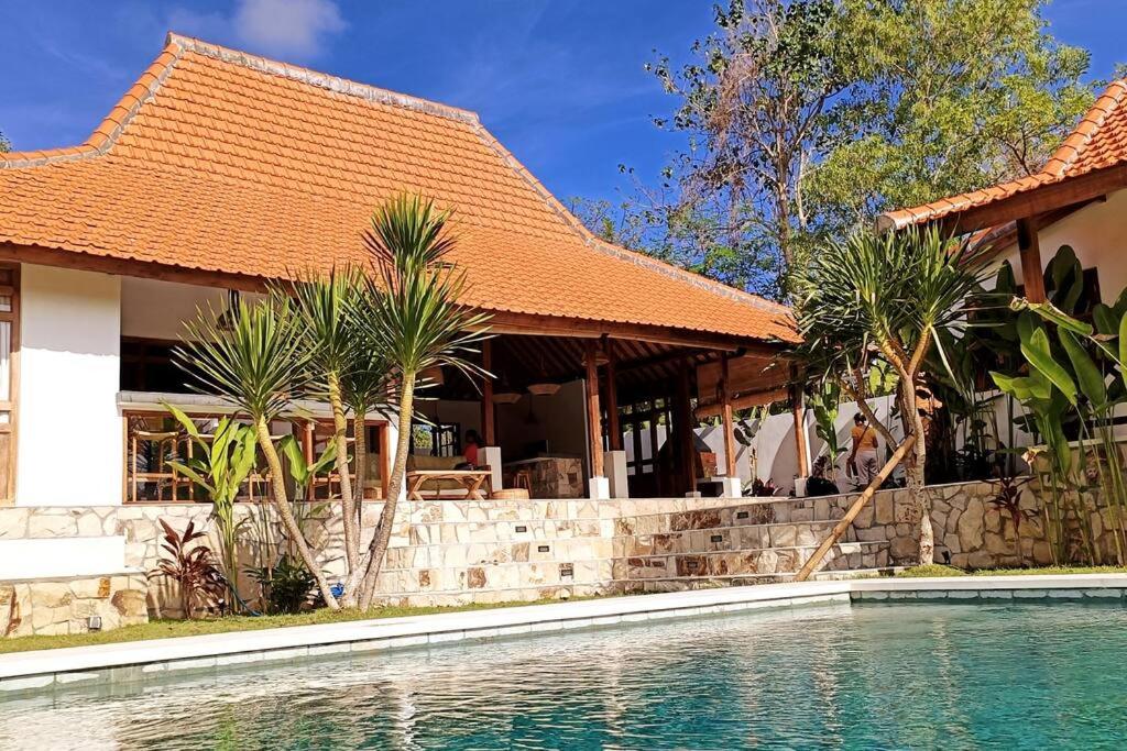 Hotel Villa Limasan Uluwatu - Image 1