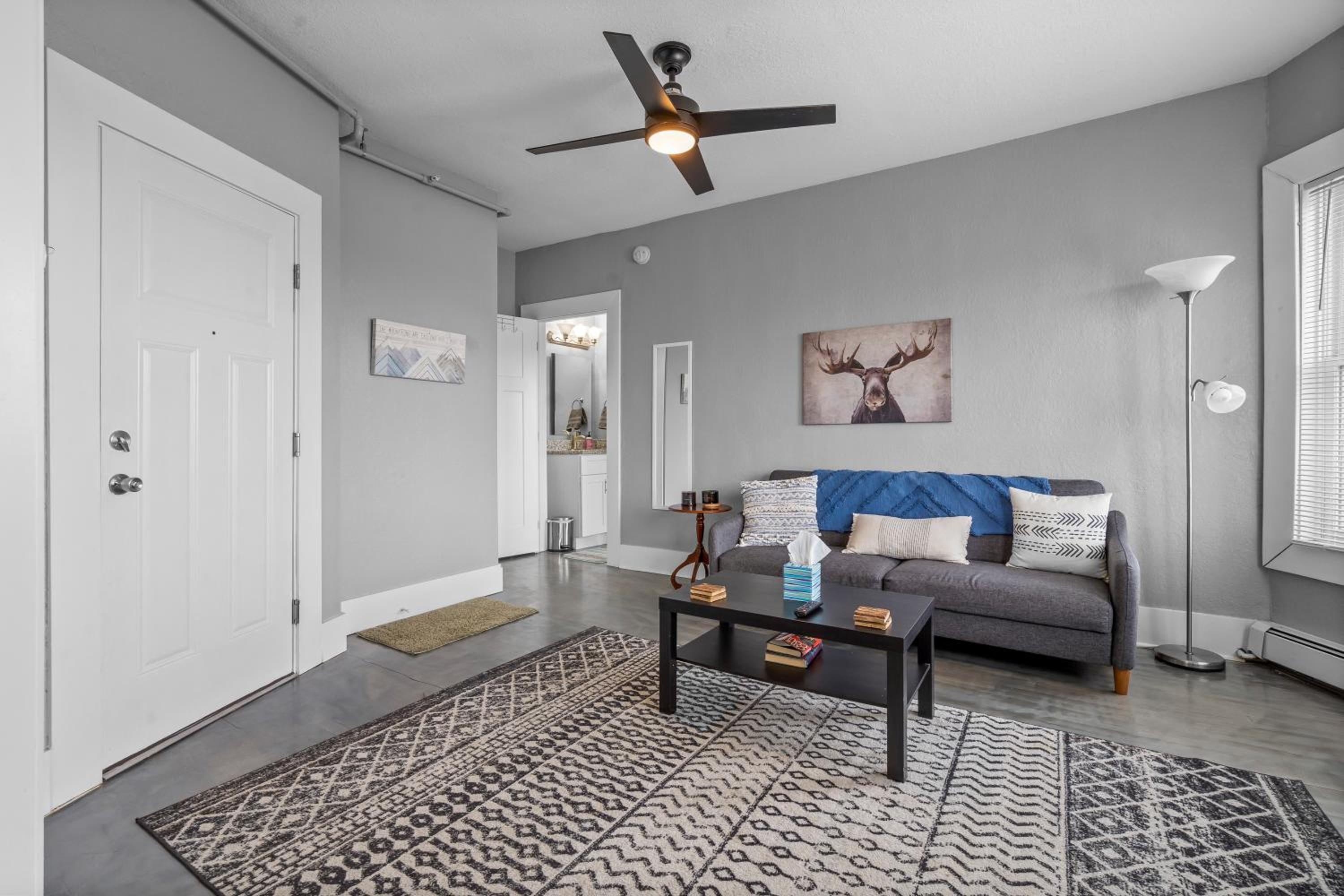 Navarre Apartments