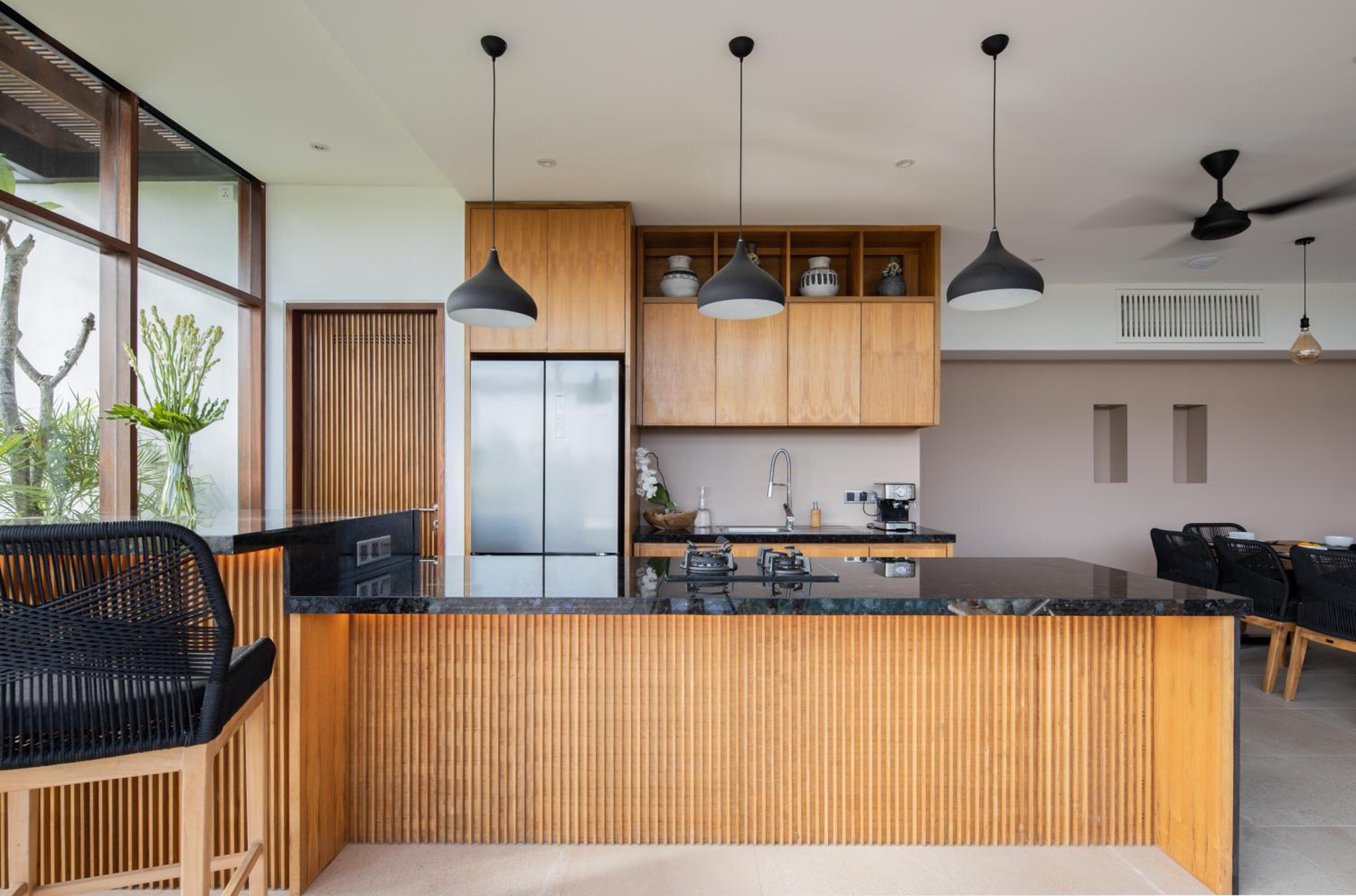 Enchanting 6BR Villa, Breathtaking Vistas Canggu
