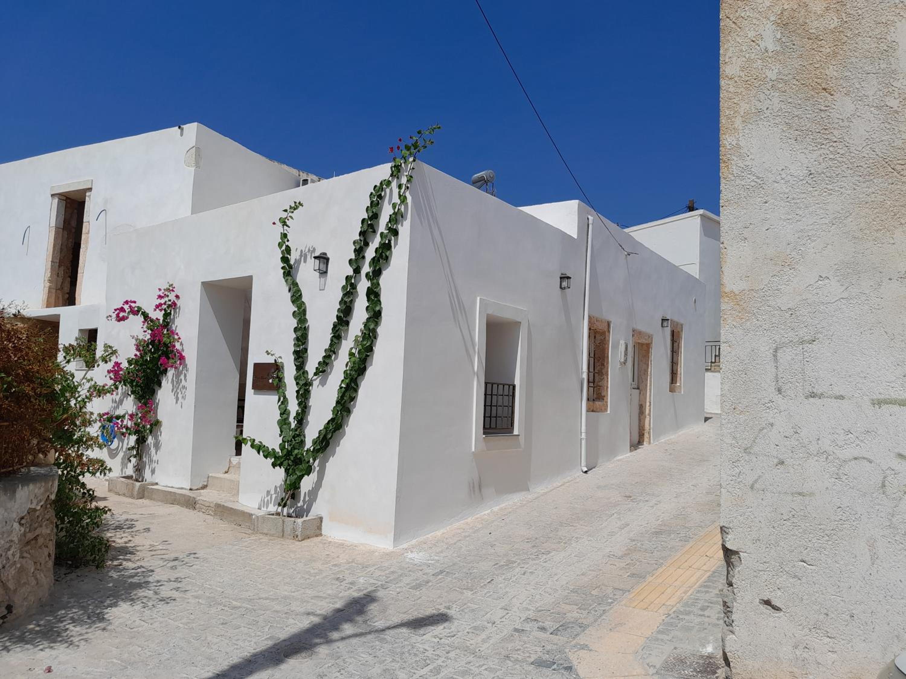 LILIUM HOUSE PALEKASTRO