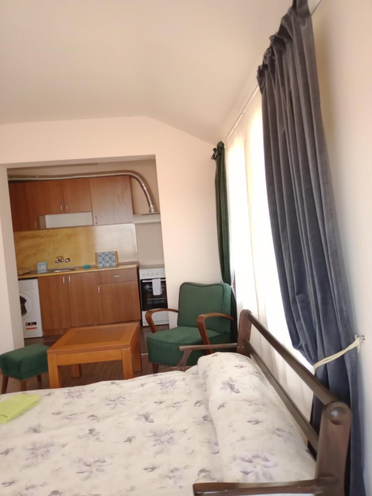 Wild Cherry 2 bedroom Apartament Economy-3