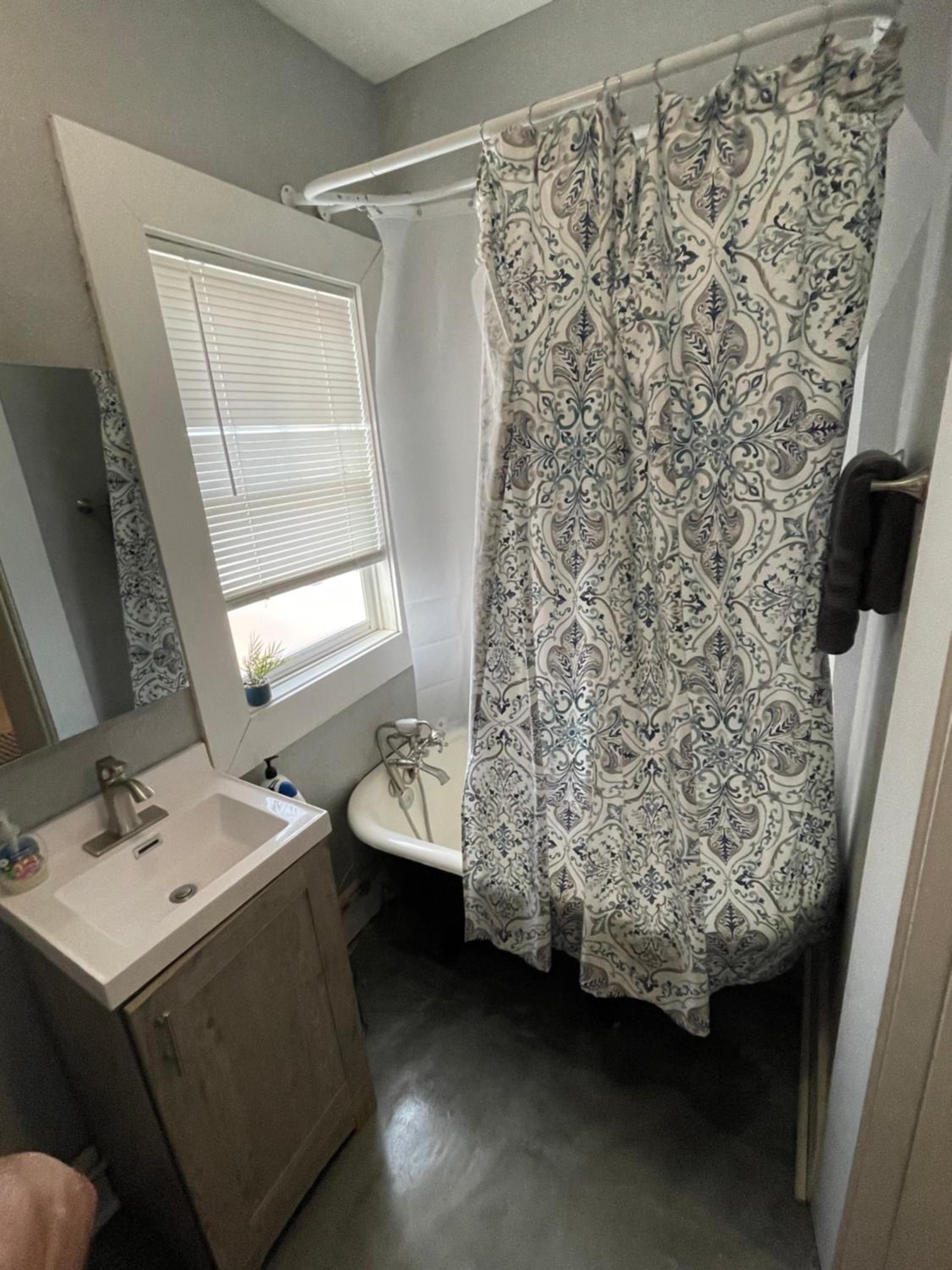 Navarre Apartments