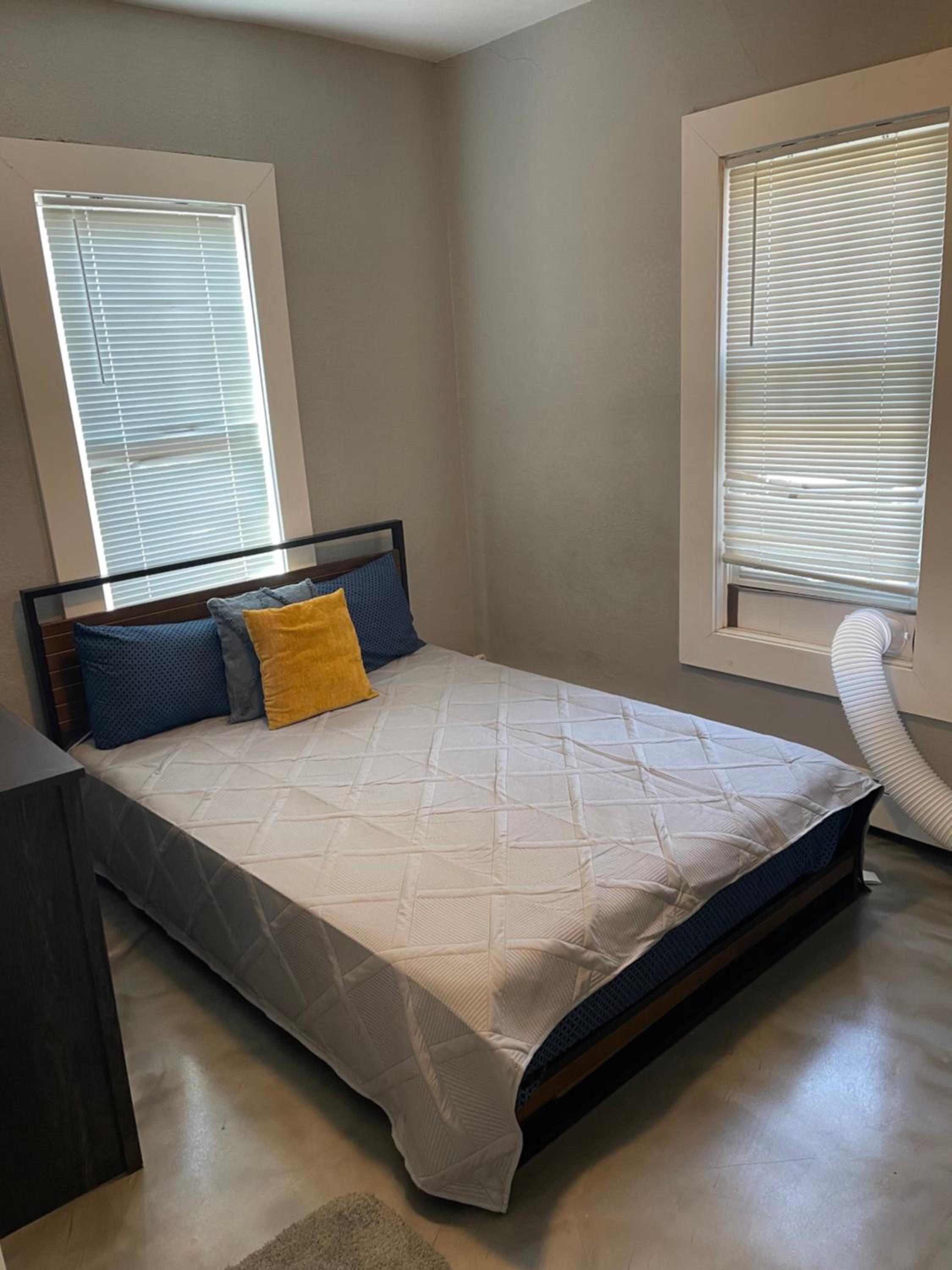 Navarre Apartments